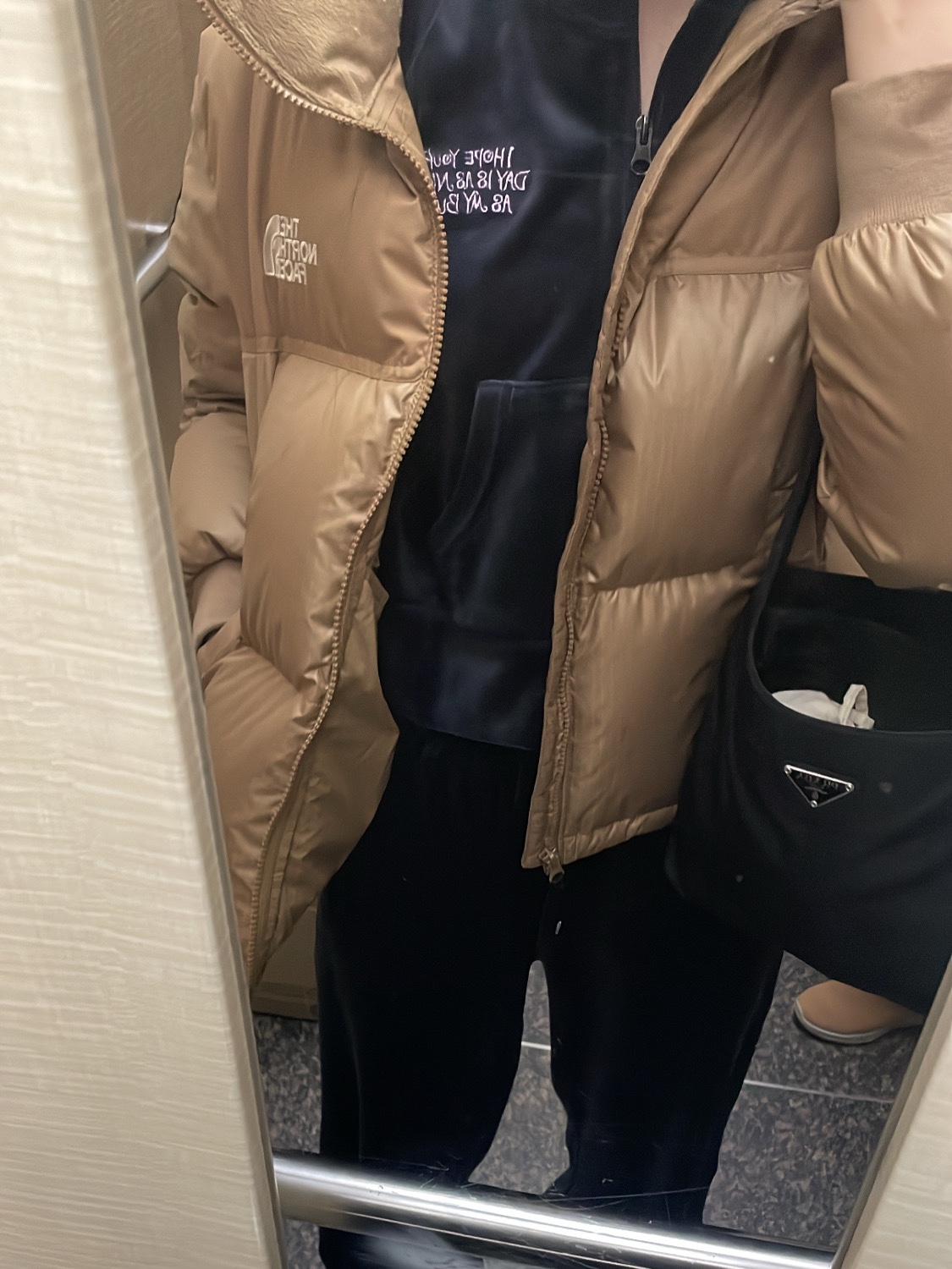 Adidas x Blondey McCoy A.B. Gazelle Indoor Mineral Blue, (W) The North Face White Label Novelty Nuptse Down Jacket Beige Brown 착용 스타일 - 2
