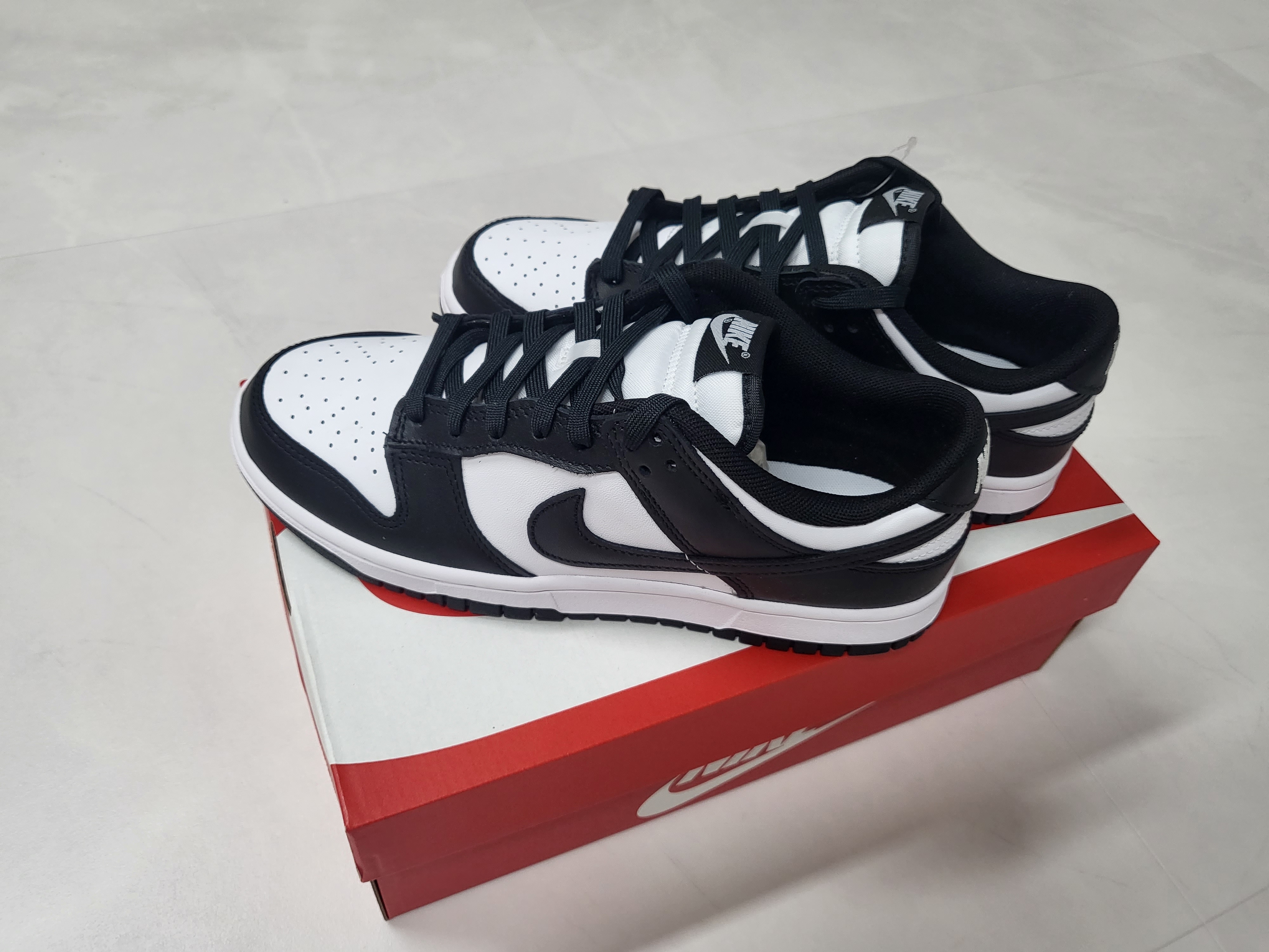 Nike Dunk Low Retro Black 착용 스타일 - 1