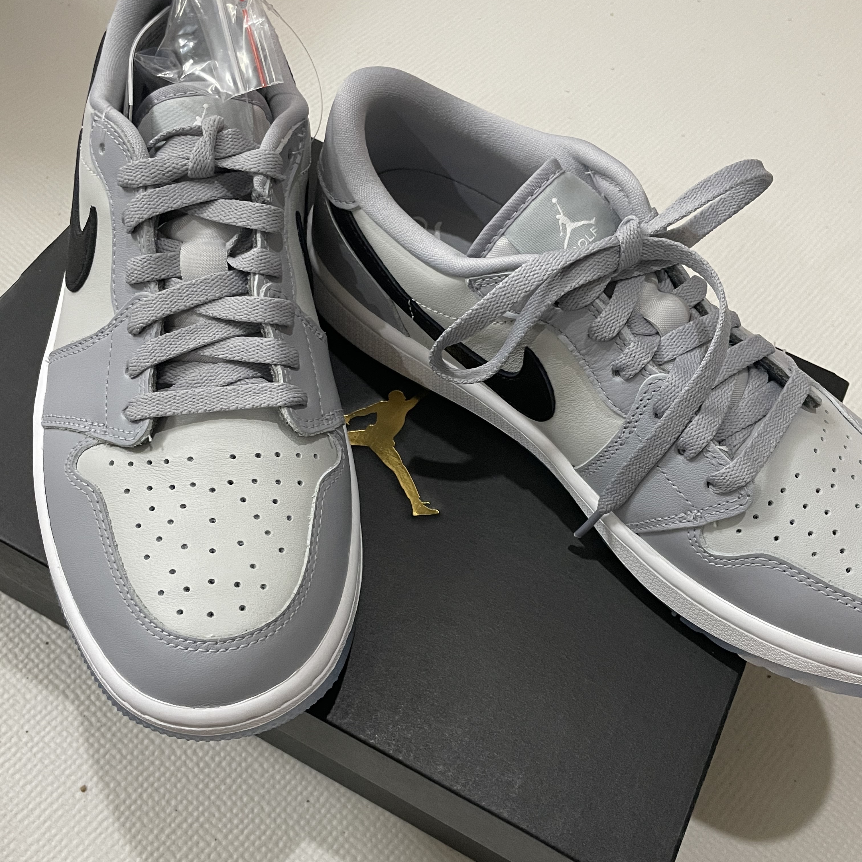 Jordan 1 Low Golf Wolf Grey 착용 스타일 - 2