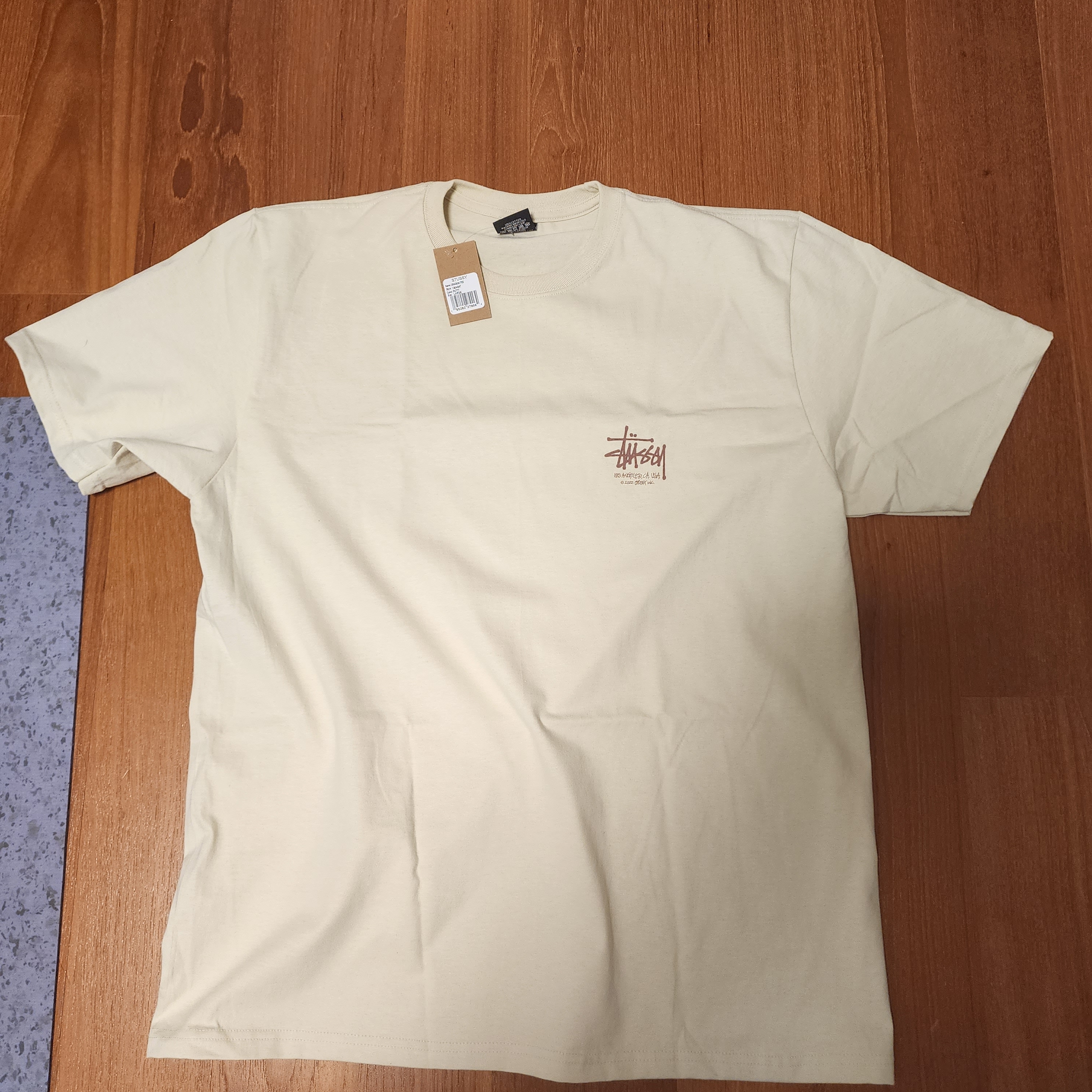 Stussy Dragon T-Shirt Putty 착용 스타일 - 2