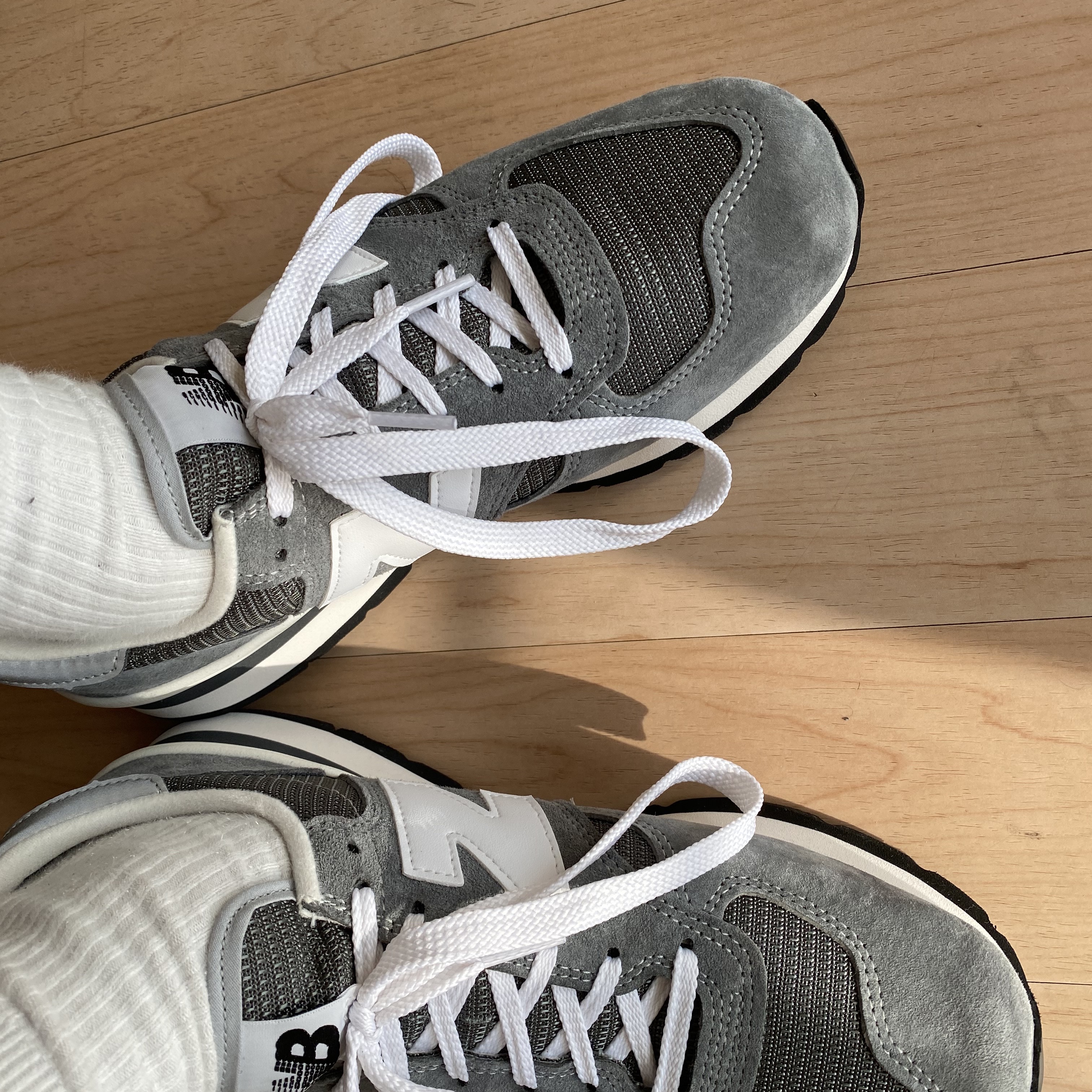 New Balance 990v1 Made in USA Grey White 착용 스타일