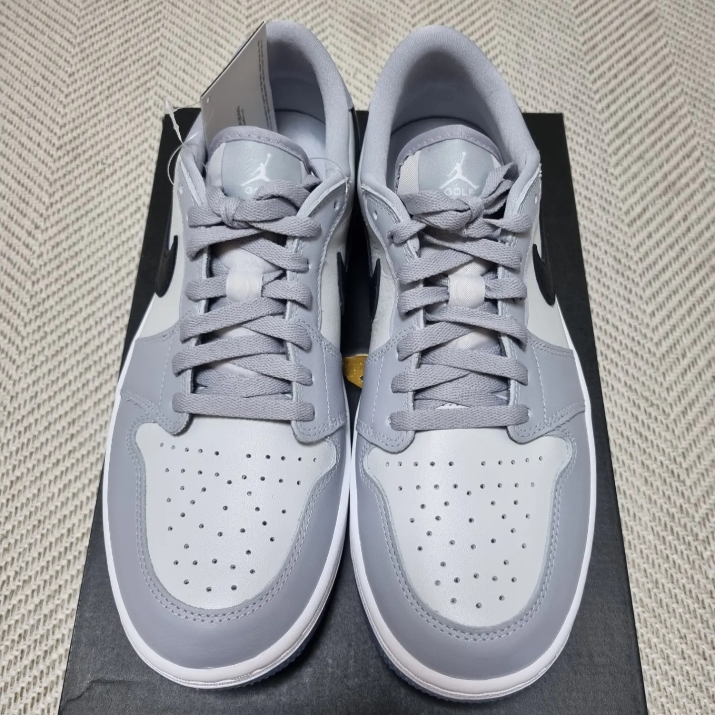 Jordan 1 Low Golf Wolf Grey 착용 스타일 - 4