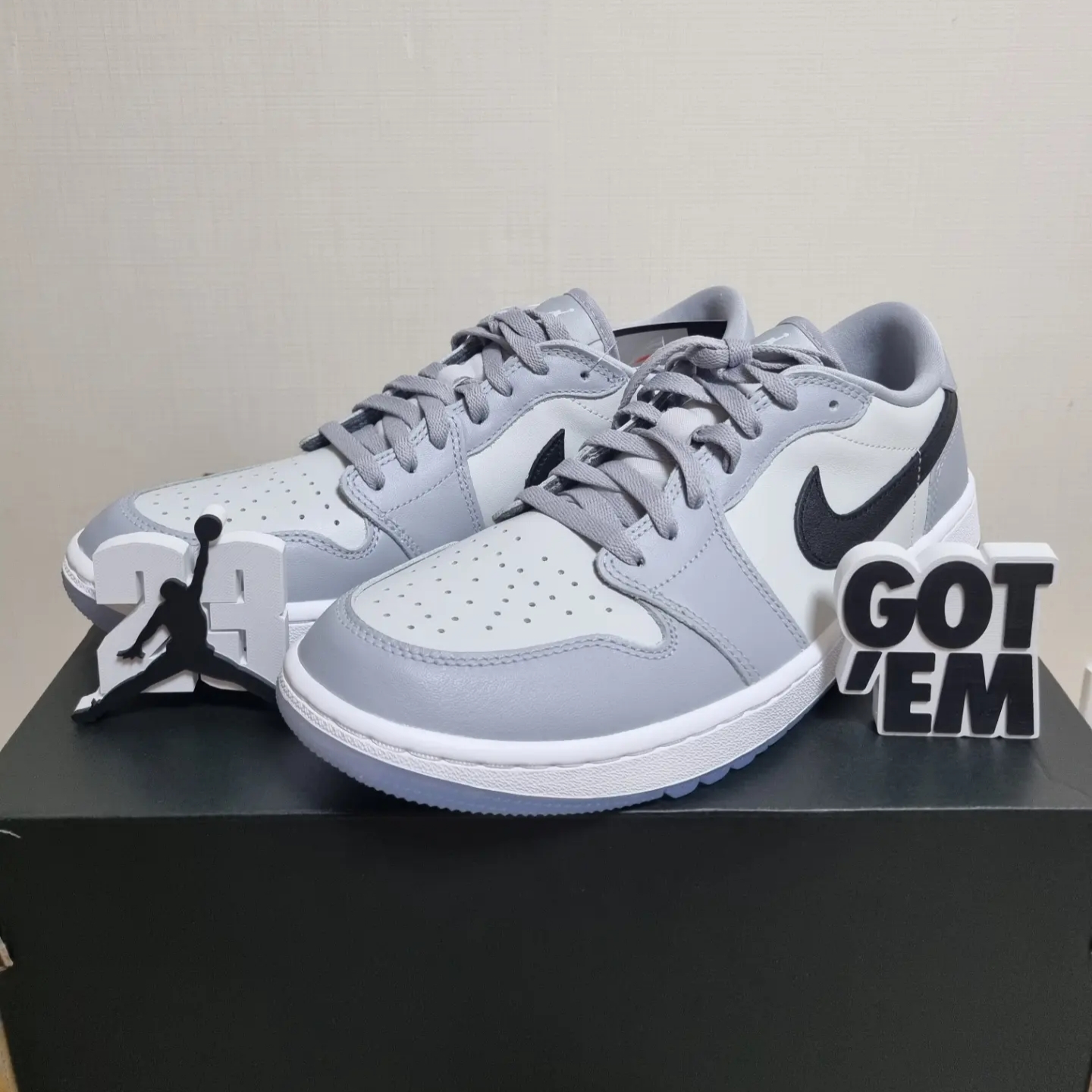 Jordan 1 Low Golf Wolf Grey 착용 스타일 - 1