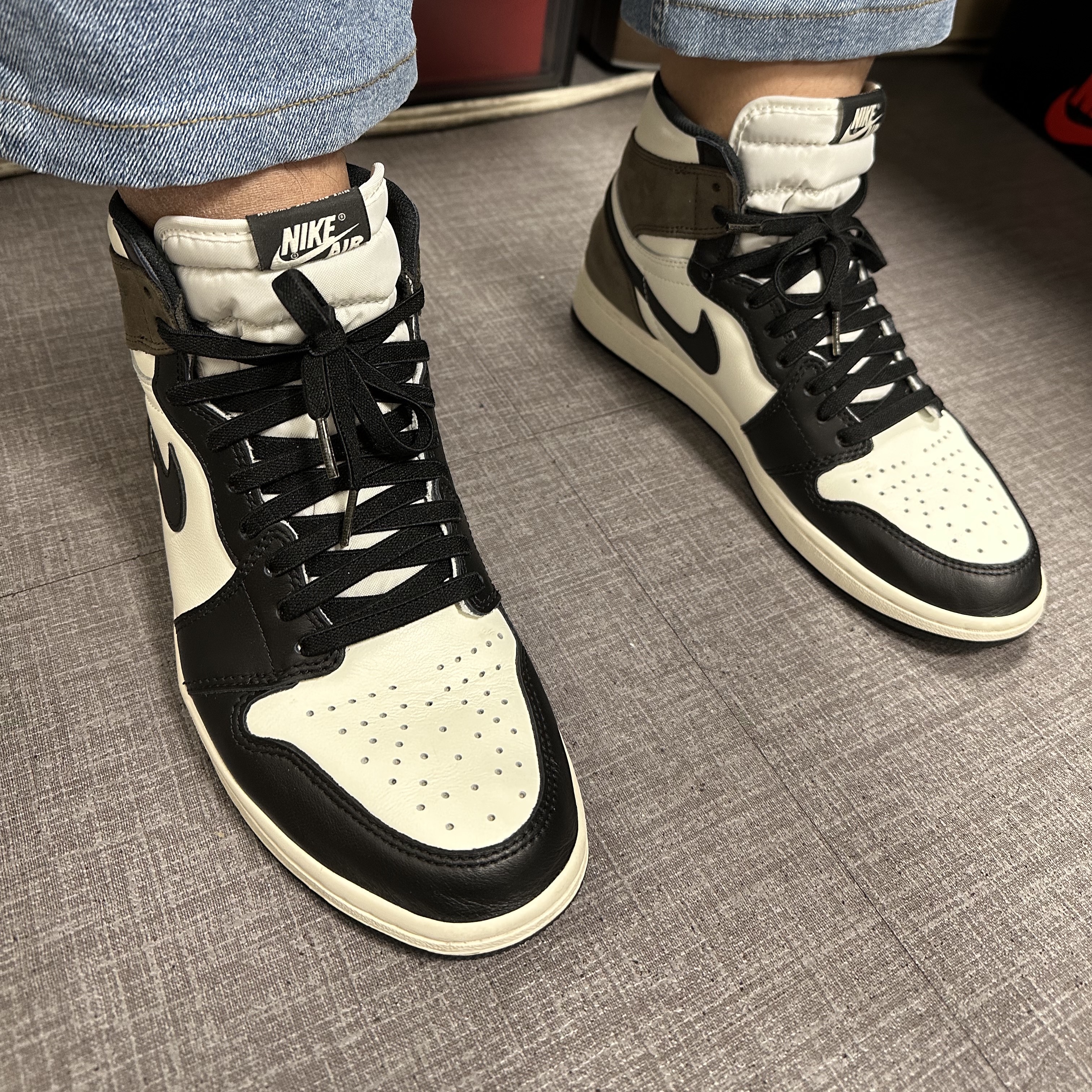 Jordan 1 Retro High OG Black Mocha 착용 스타일
