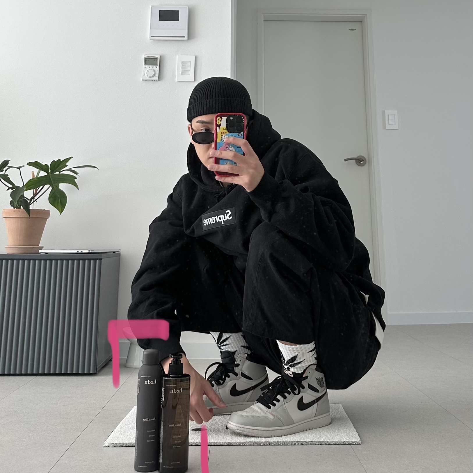 Supreme Box Logo Hooded Sweatshirt Black - 21FW, Jordan 1 Retro High OG Defiant SB NYC to Paris 착용 스타일