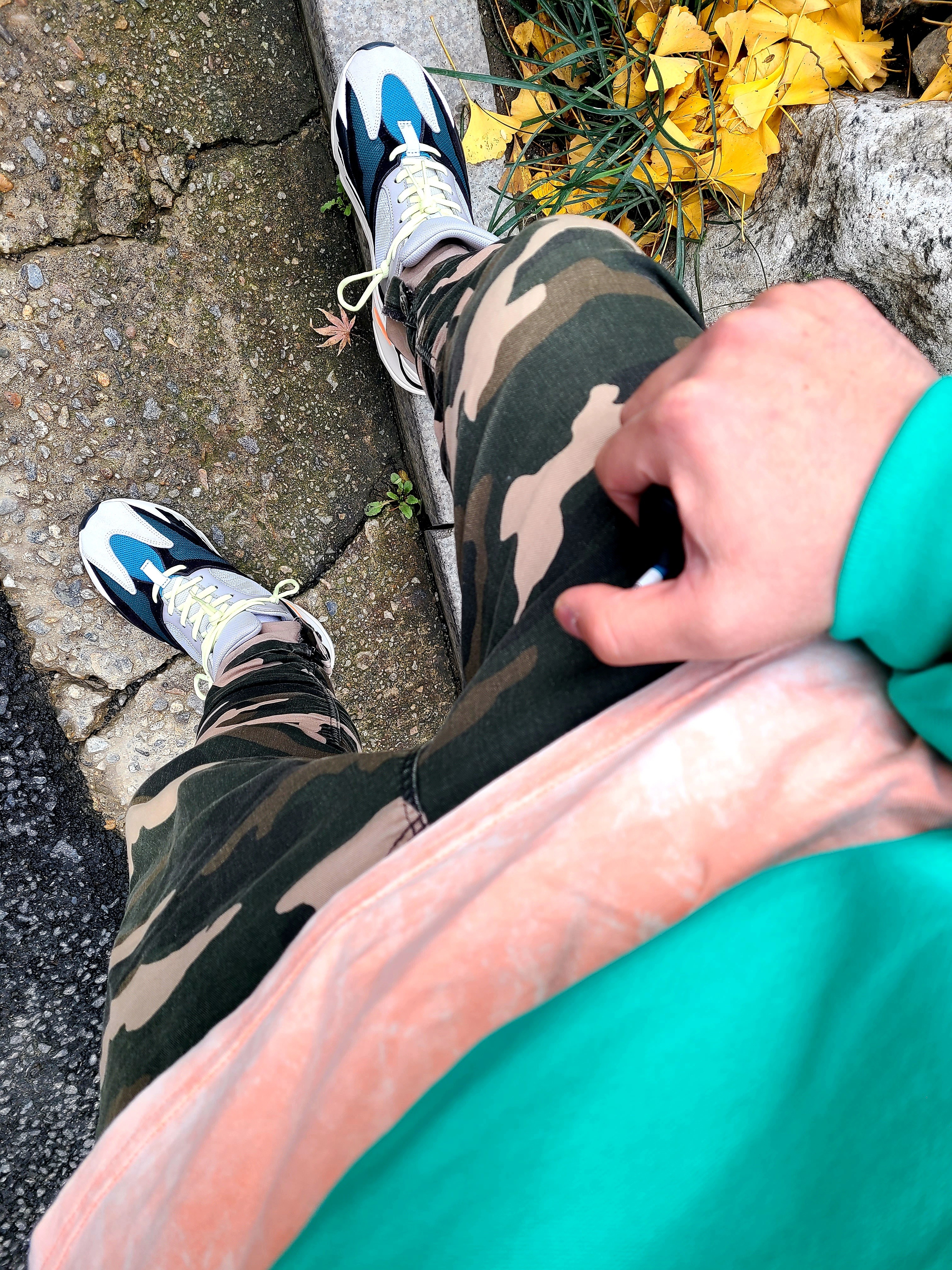 Adidas Yeezy Boost 700 Wave Runner Solid Grey 2017/2019 착용 스타일 - 1