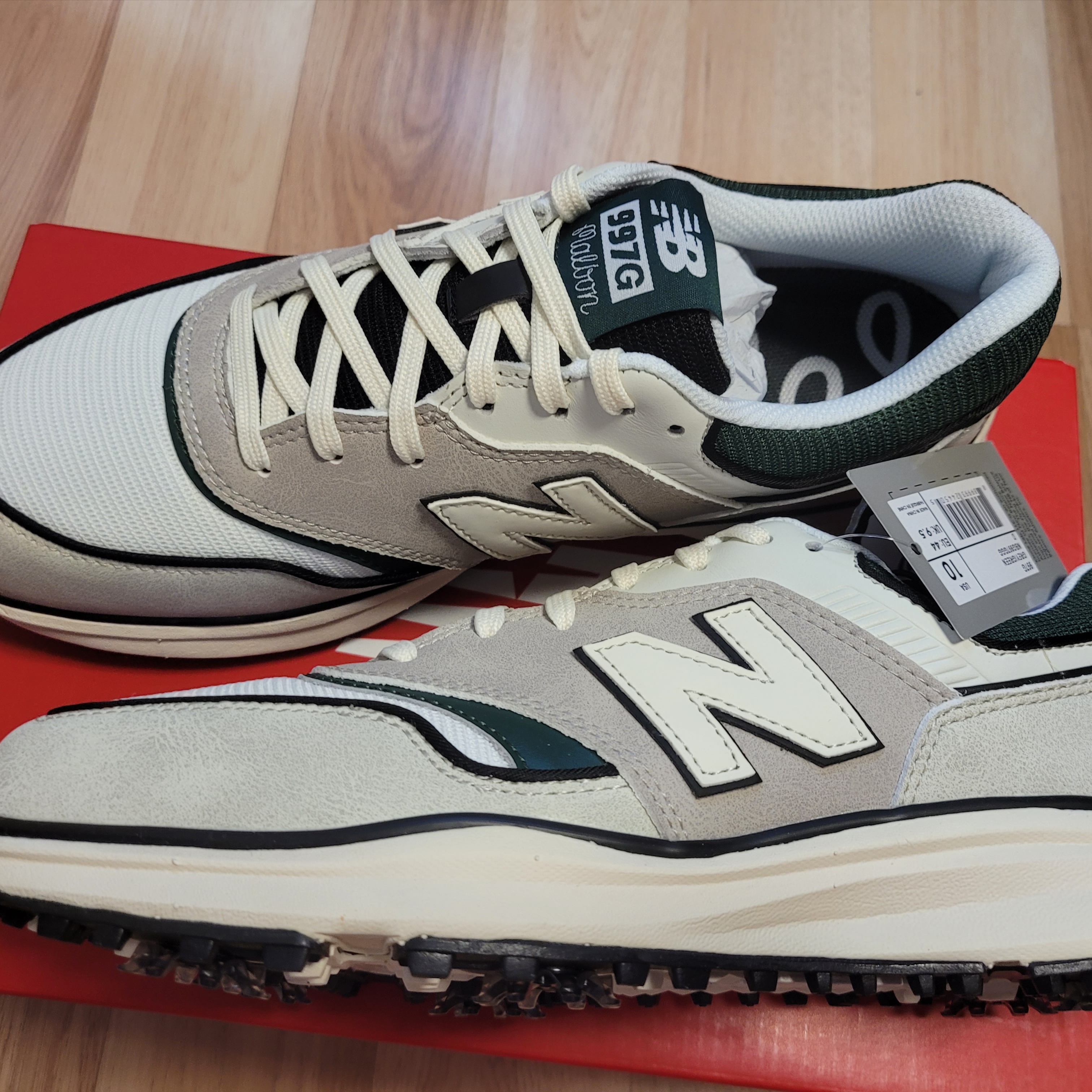 New Balance x Malbon 997 Golf Grey Green 착용 스타일 - 2
