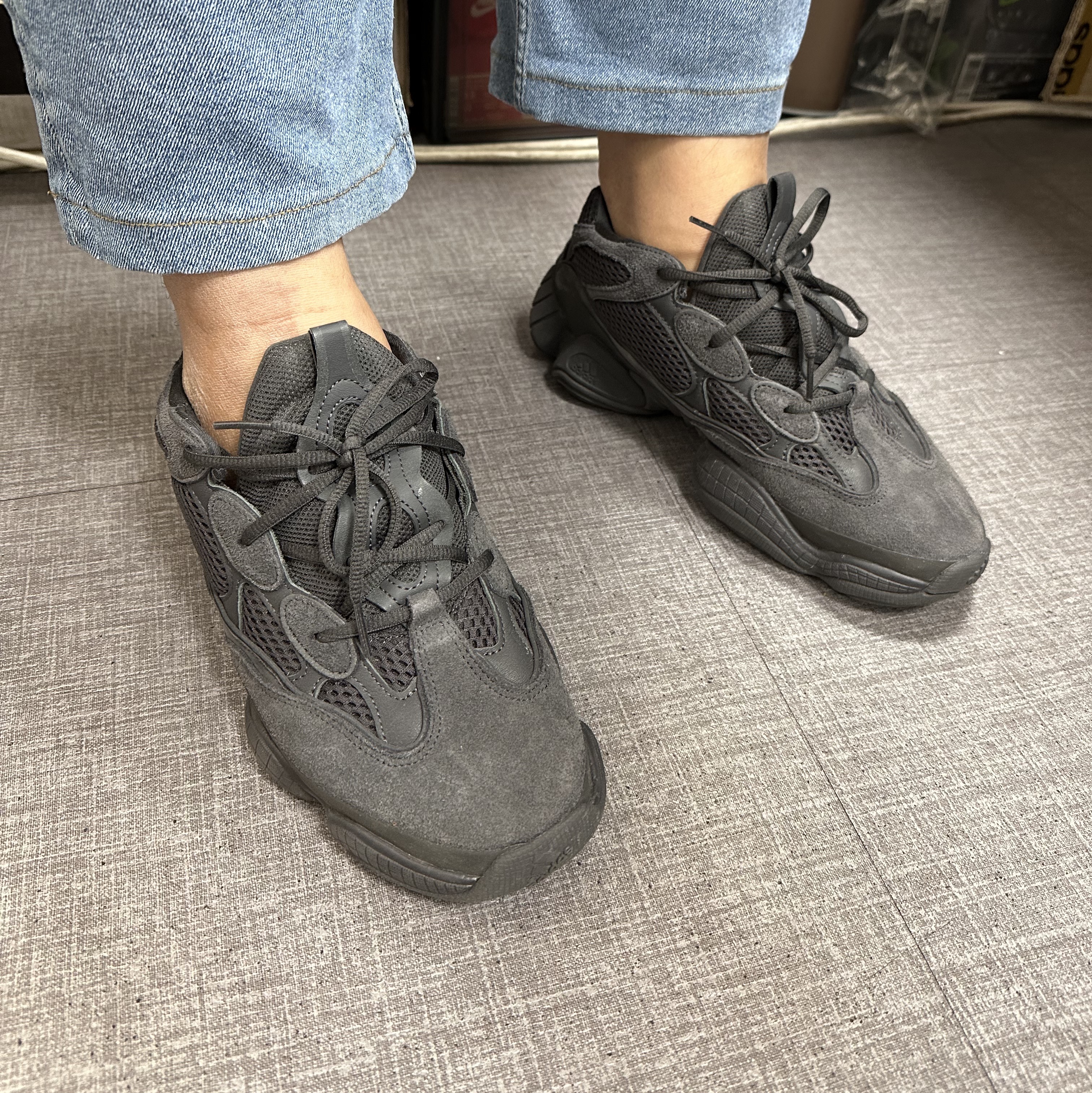 Adidas Yeezy 500 Utility Black 2018/2020 착용 스타일