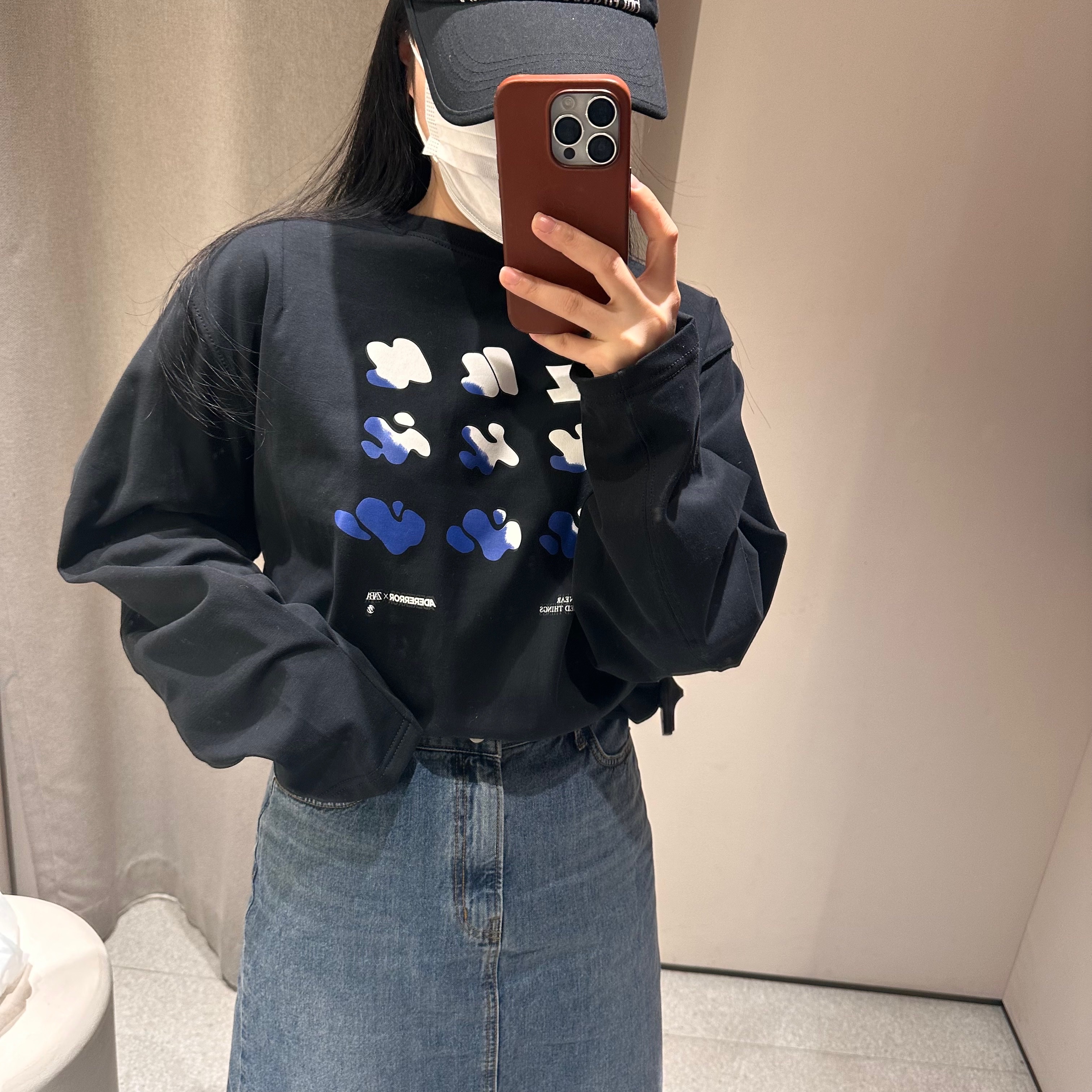 Zara x Ader Error Graphic Long Sleeve T-Shirt Black 착용 스타일 - 1