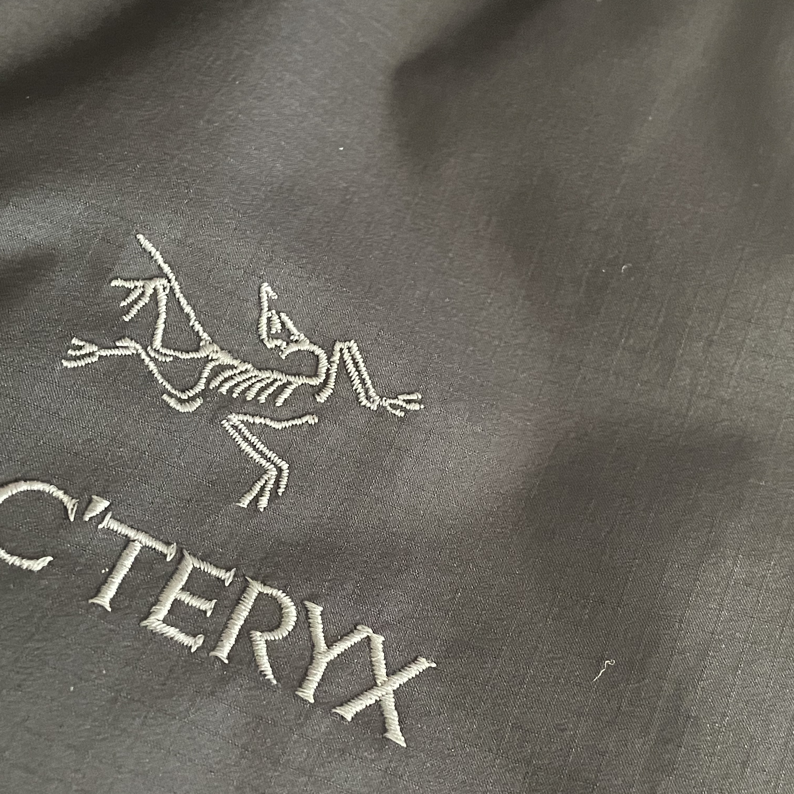 Arc'teryx Atom AR Hoody Black 착용 스타일