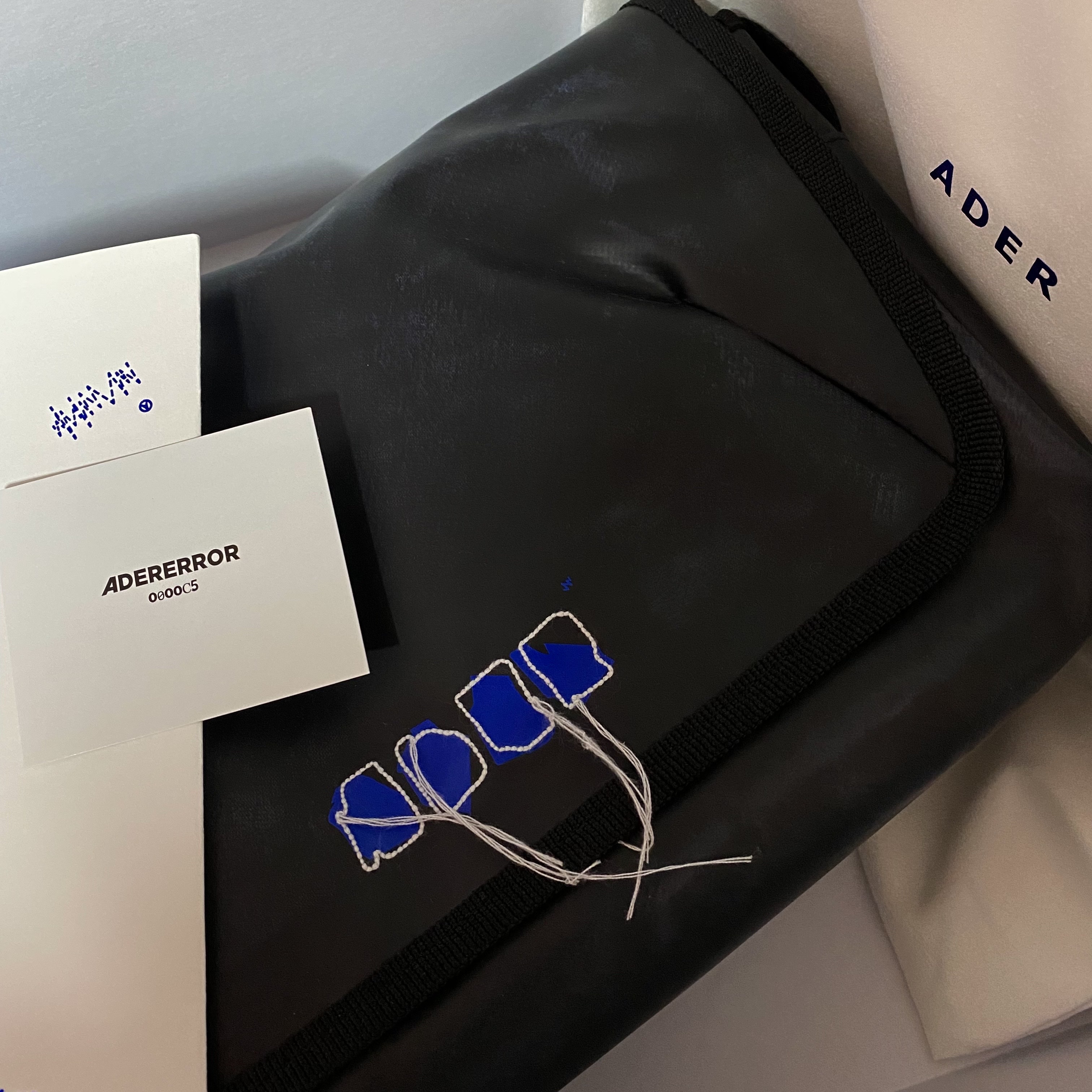 Ader Error Trace Admore Crossbody Bag Black 착용 스타일