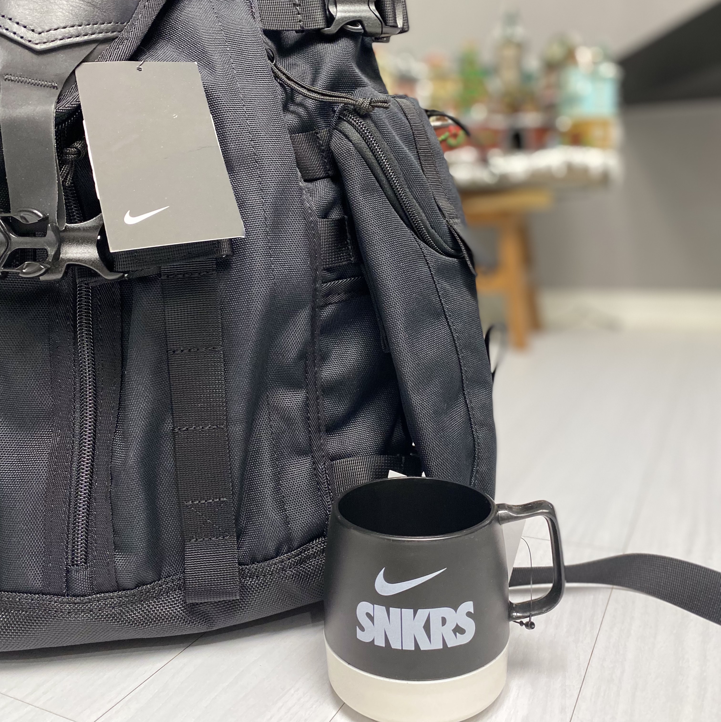 Helinox x Nike SNKRS Lounge Souvenir Dinex Mug White Black 착용 스타일 - 2
