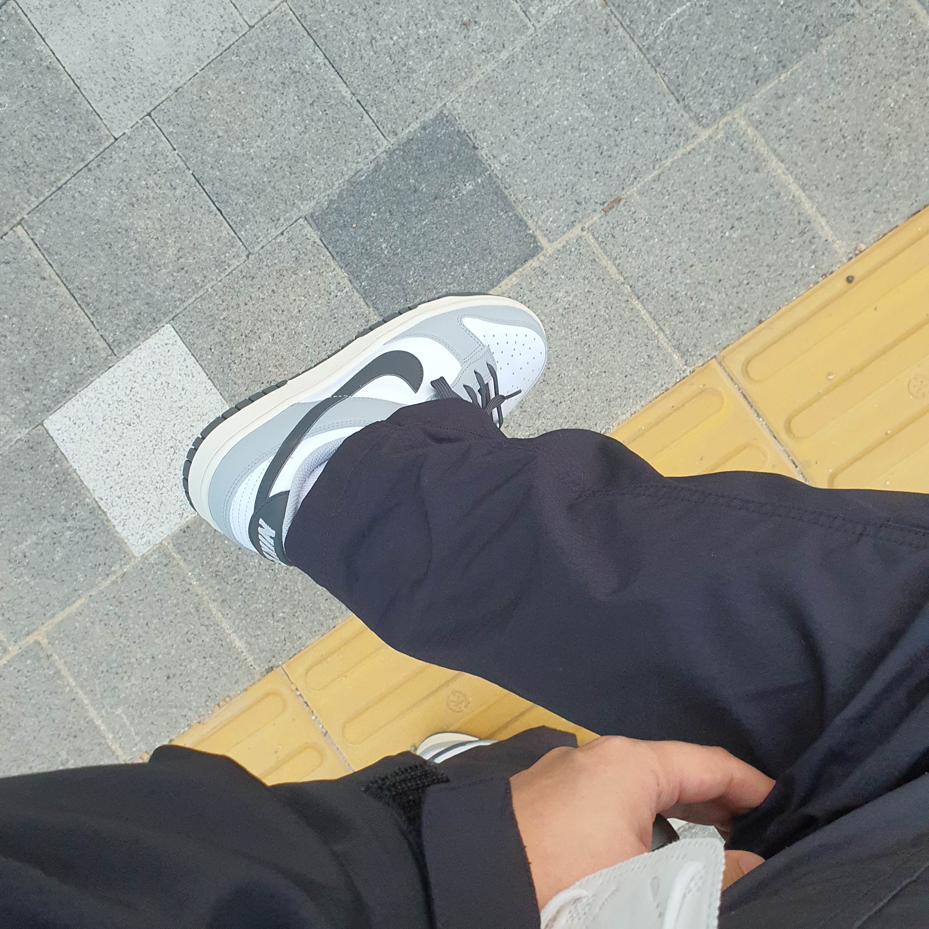 (W) Nike Dunk Low Light Smoke Grey 착용 스타일