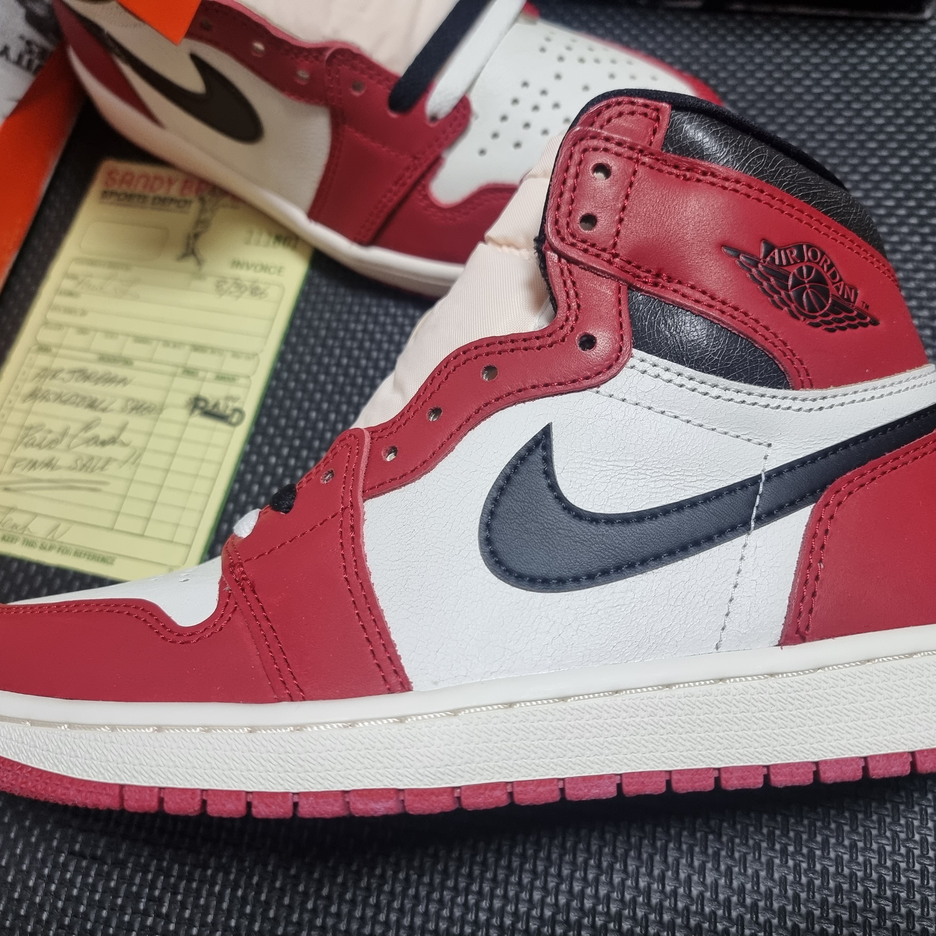 Jordan 1 Retro High OG Chicago 2022 착용 스타일 - 3