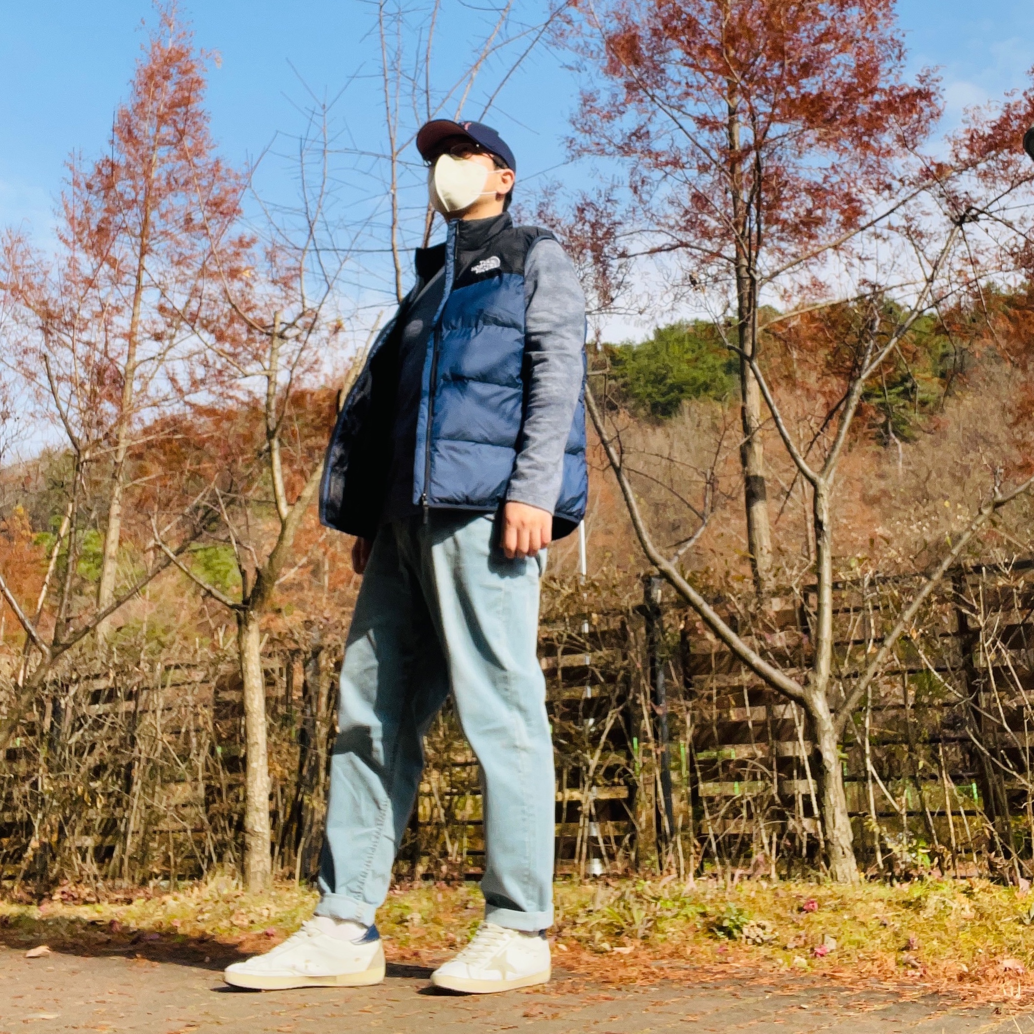 Golden Goose Superstar White Blue Heel Tab Sneakers 착용 스타일 - 1