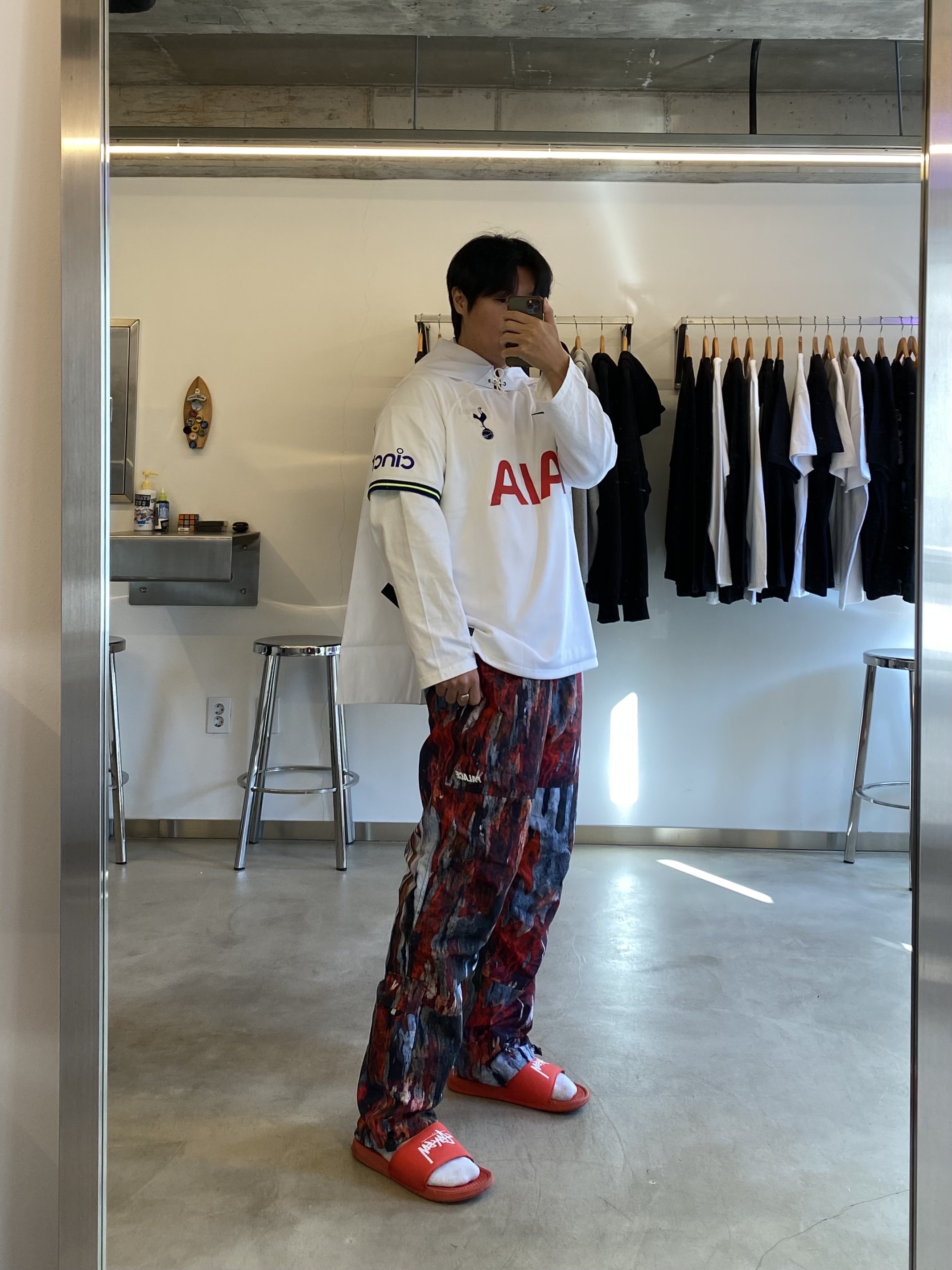 Nike Tottenham Hotspur 2022/23 Dri-Fit Stadium Home Jersey White (Non Marking Ver.), Palace Utility Pants Tree Bark - 21FW 착용 스타일 - 1