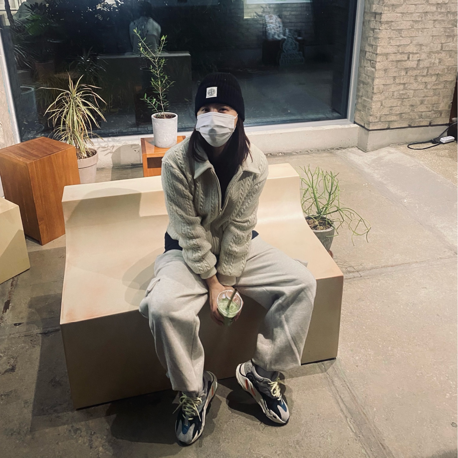 Stone Island N10B5 Beanie Black - 22FW, Adidas Yeezy Boost 700 Wave Runner Solid Grey 2021/2022 착용 스타일