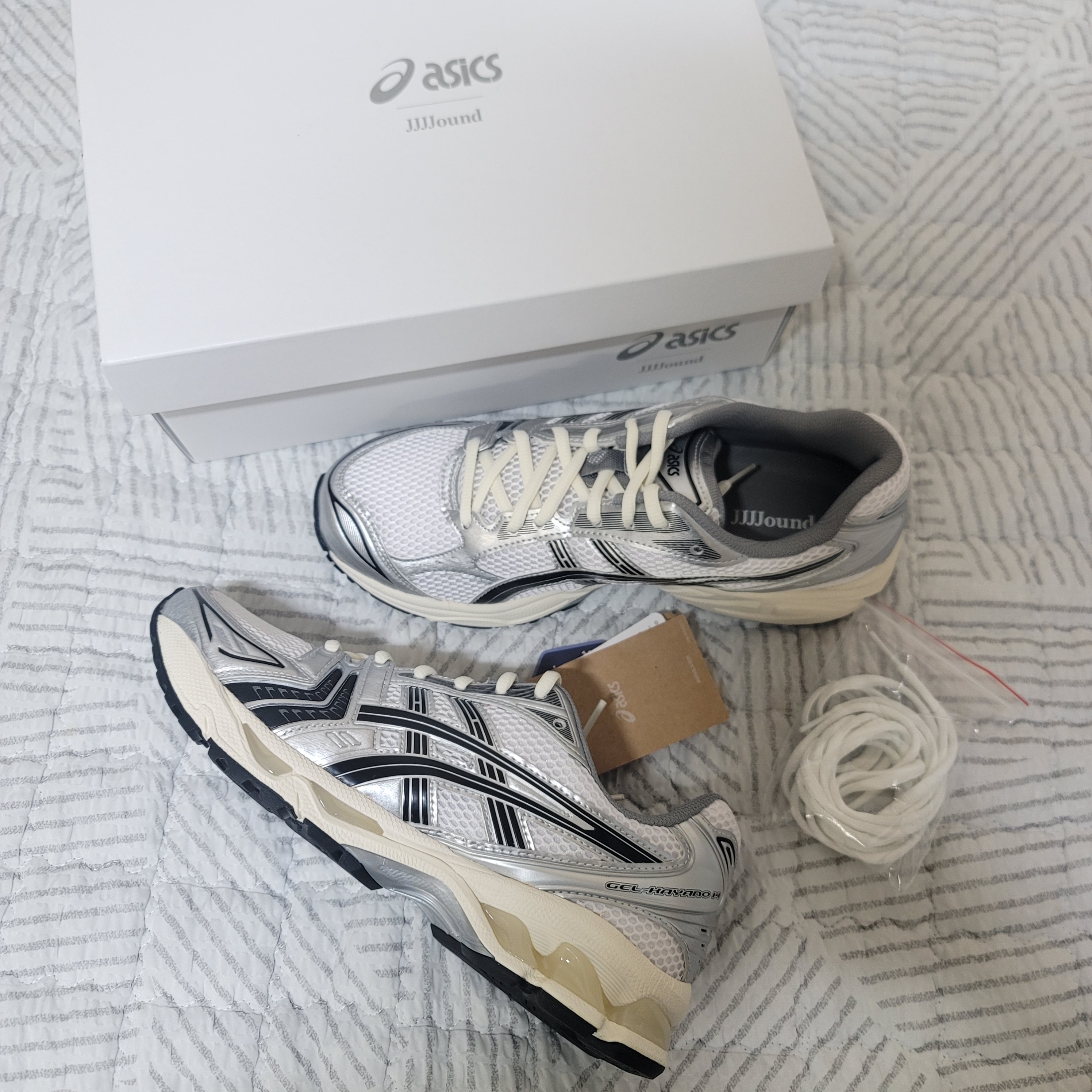 Asics x JJJJound Gel-Kayano 14 Silver Black 착용 스타일