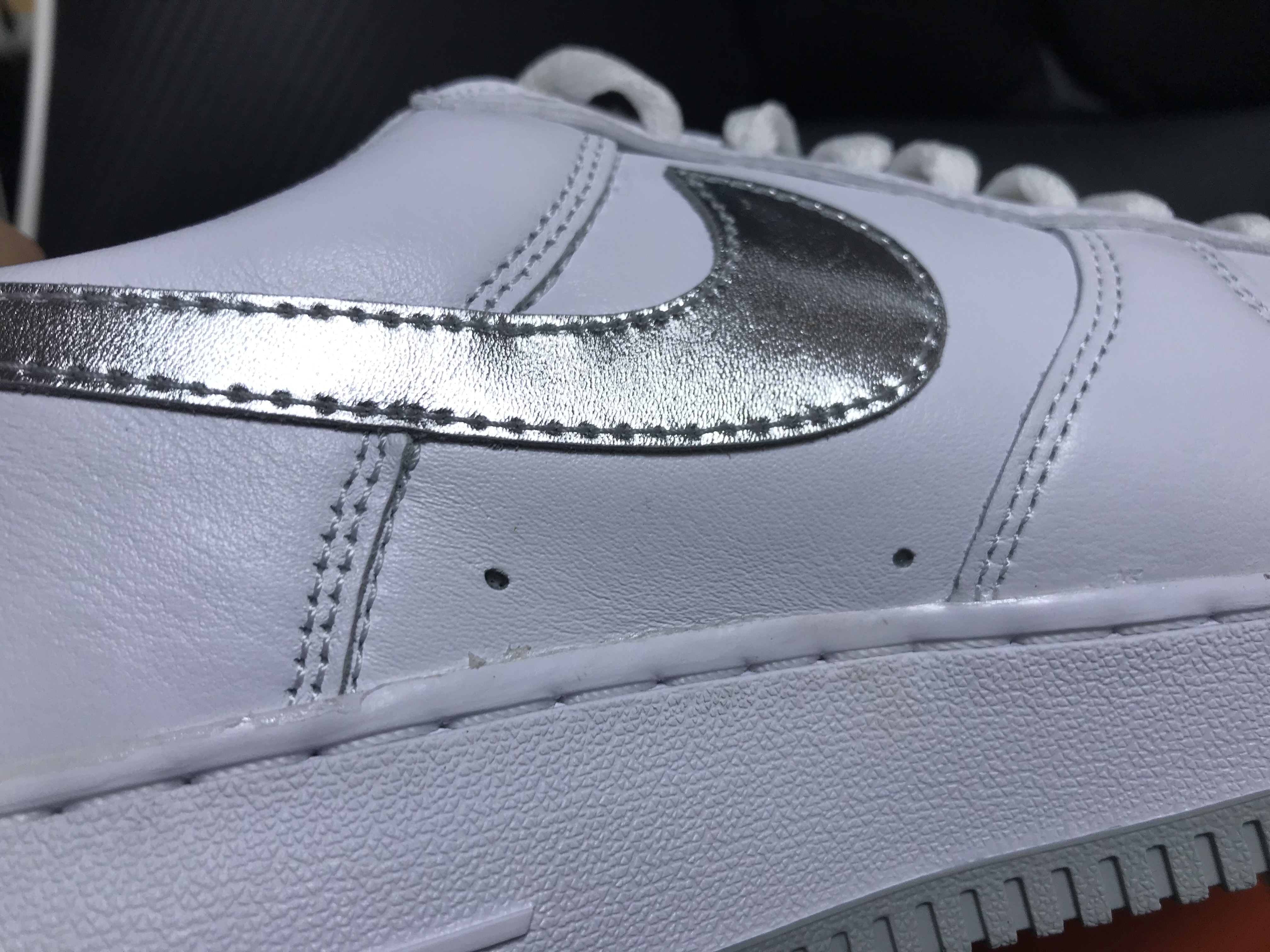 Nike Air Force 1 Low Retro Color of the Month White Metallic Silver 착용 스타일 - 4