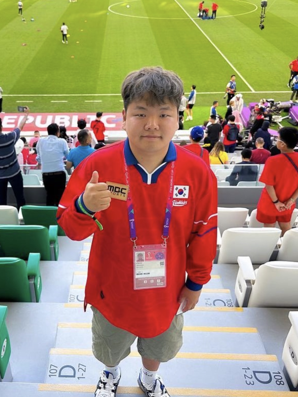 [KREAM 단독] Over The Pitch x Red Devils 1999 Jersey Red 착용 스타일
