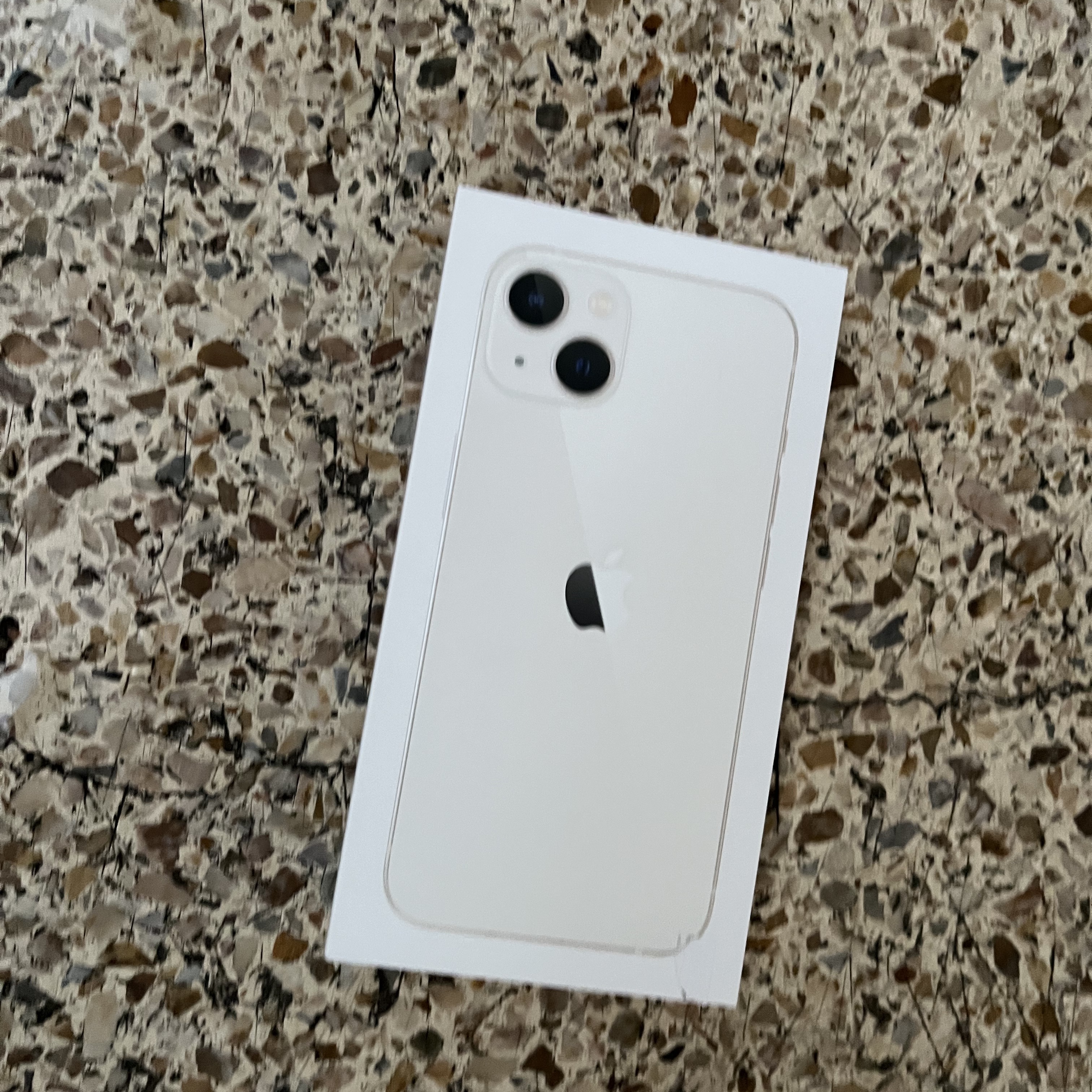 Apple iPhone 13 128GB Starlight (Korean Ver.) 착용 스타일