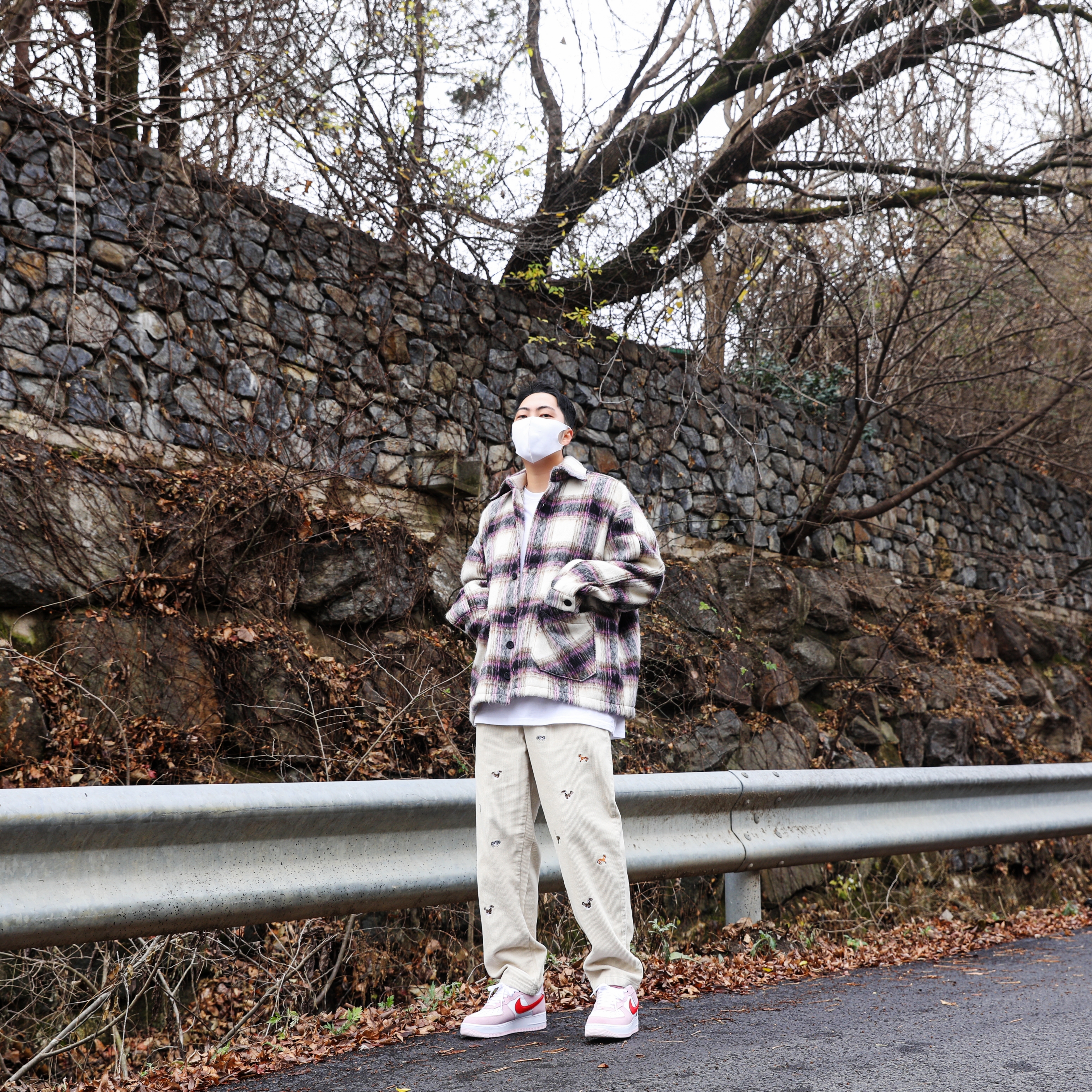 Nike Air Force 1 '07 QS Valentine's Day 착용 스타일 - 2
