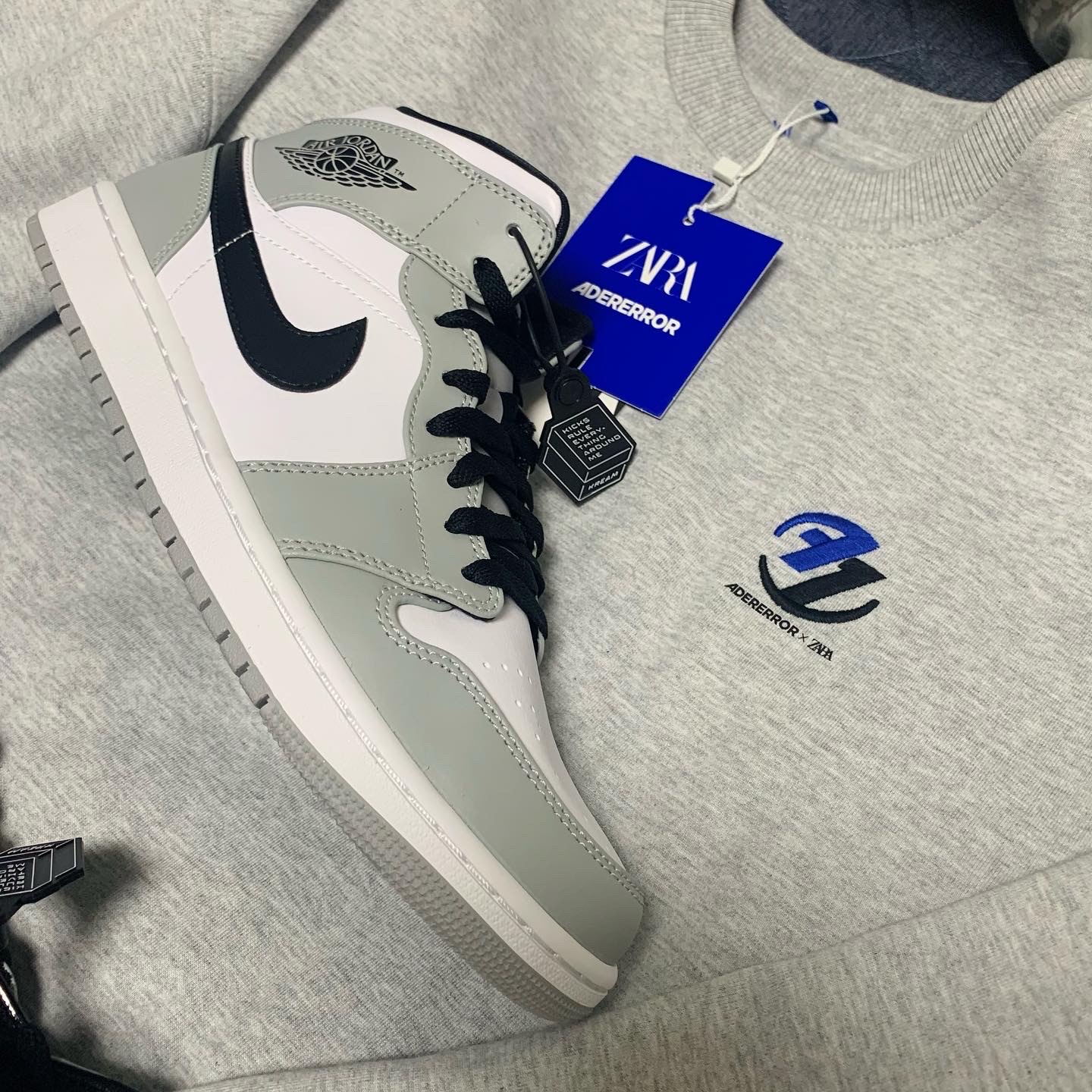 Jordan 1 Mid Light Smoke Grey, Zara x Ader Error Oversize Sweatshirt Grey 착용 스타일