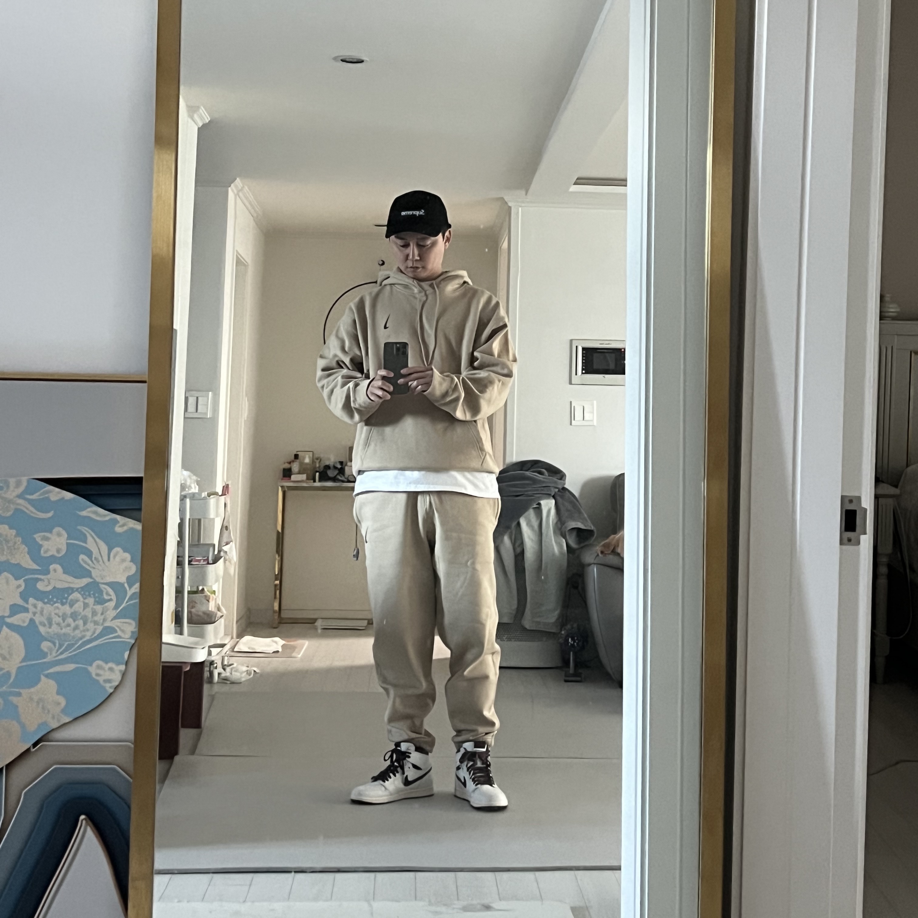 Nike x Billie Eilish NRG Fleece Hoodie Mushroom - US/EU, Nike x Billie Eilish NRG Fleece Pants Mushroom - US/EU 착용 스타일 - 3