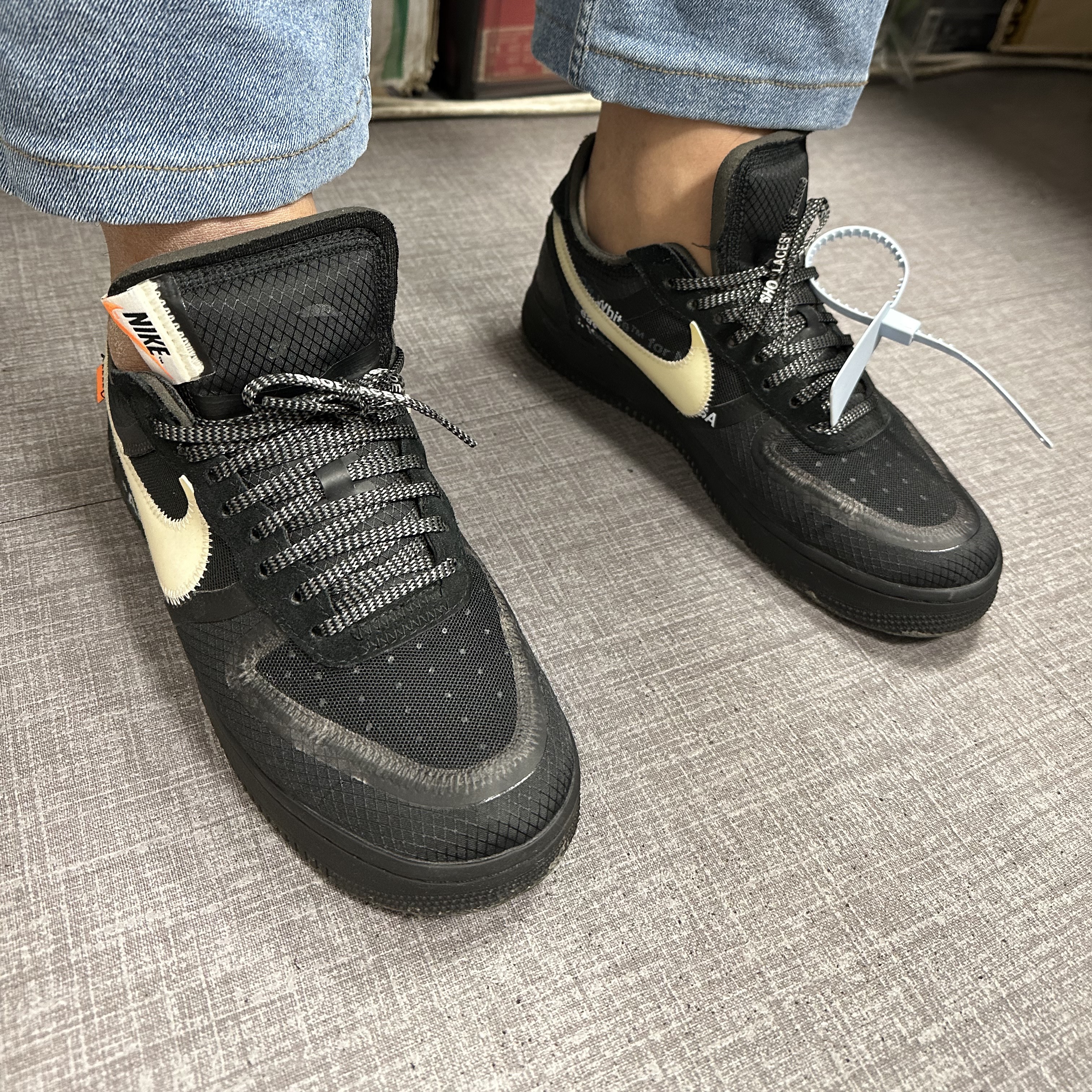 Nike x Off-White Air Force 1 Low Black White 착용 스타일