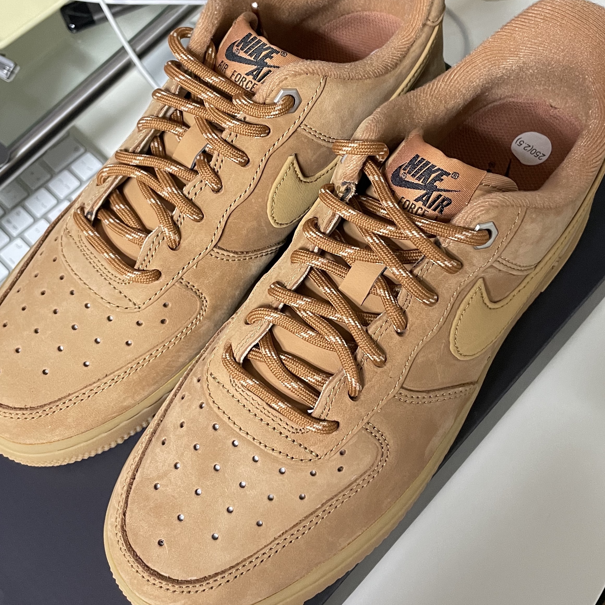 Nike Air Force 1 '07 WB Flax 착용 스타일 - 2