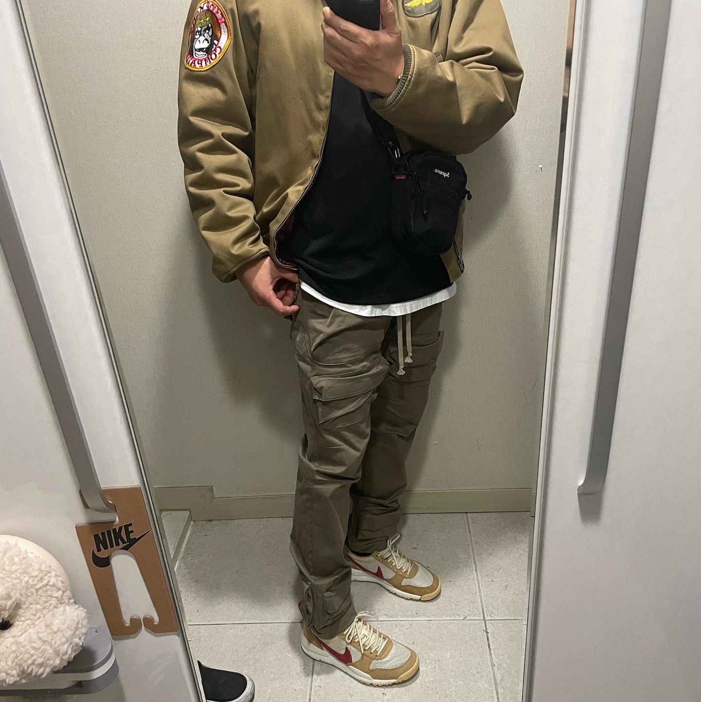 Nike x Tom Sachs Mars Yard Shoe 2.0 Space Camp, Nike NRG ACG SSNL Lungs Long Sleeve T-Shirt Black - Asia 착용 스타일 - 1