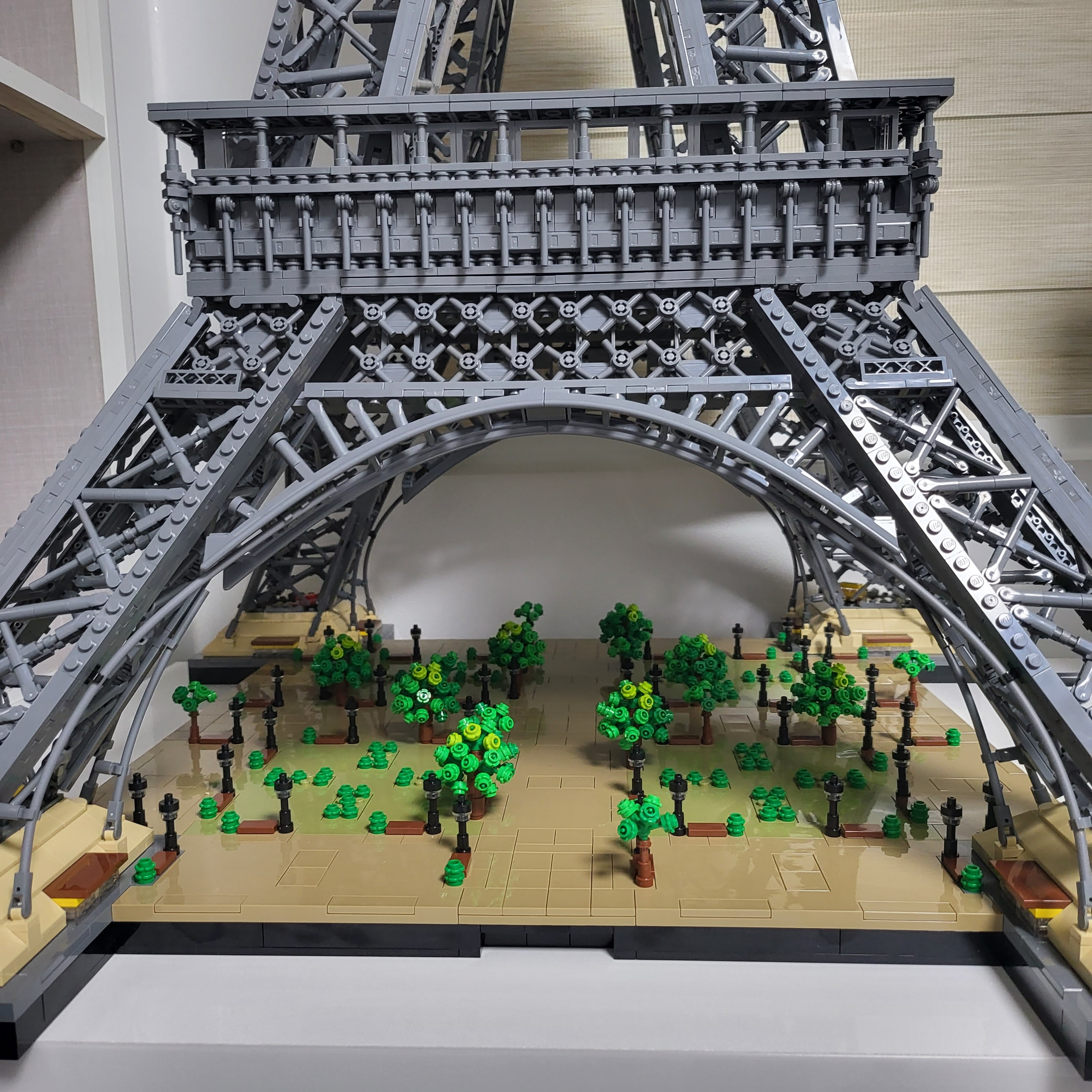 Lego The Eiffel Tower 착용 스타일 - 3