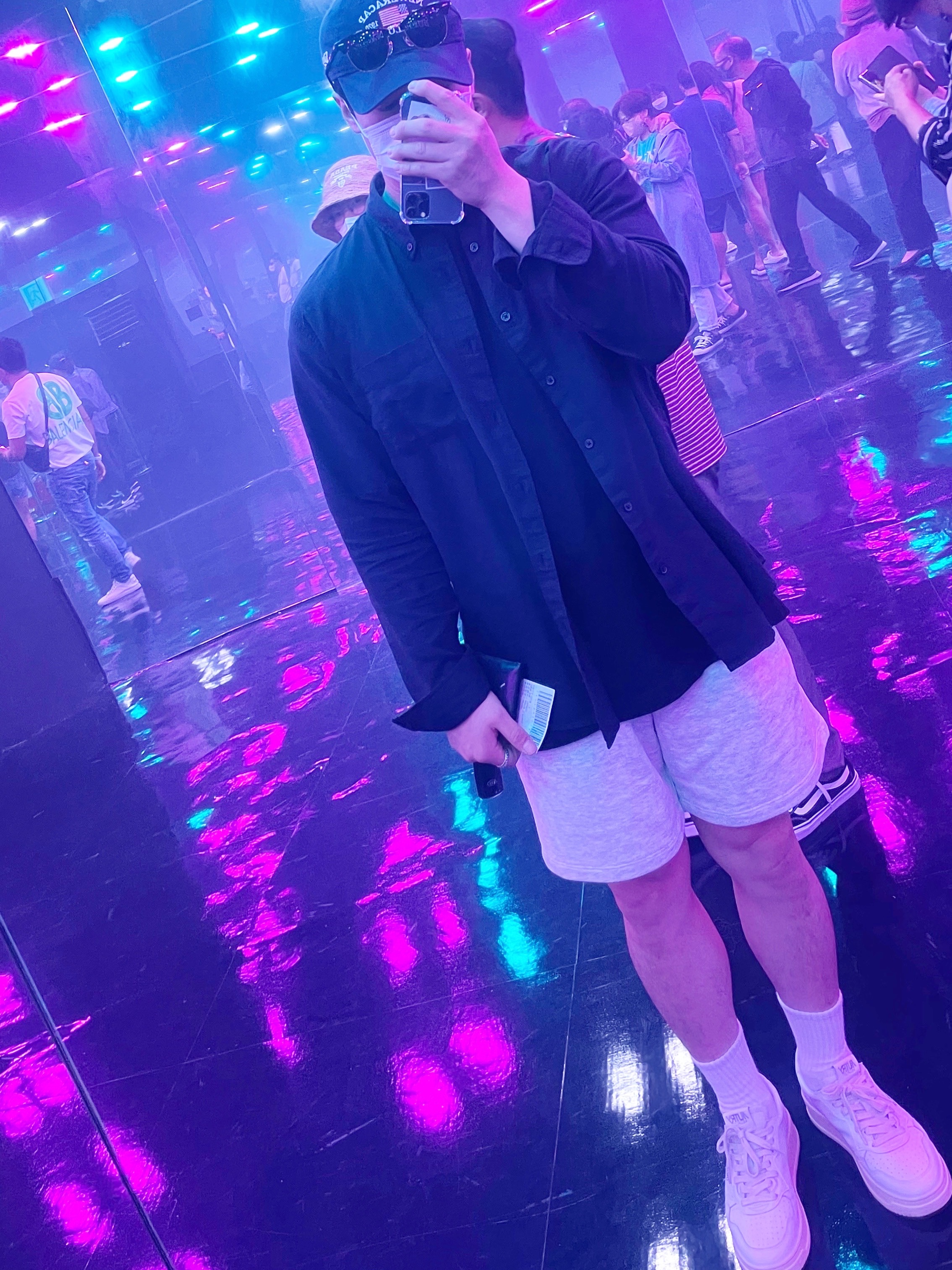 Autry Medalist Low Leather Sneakers White 착용 스타일