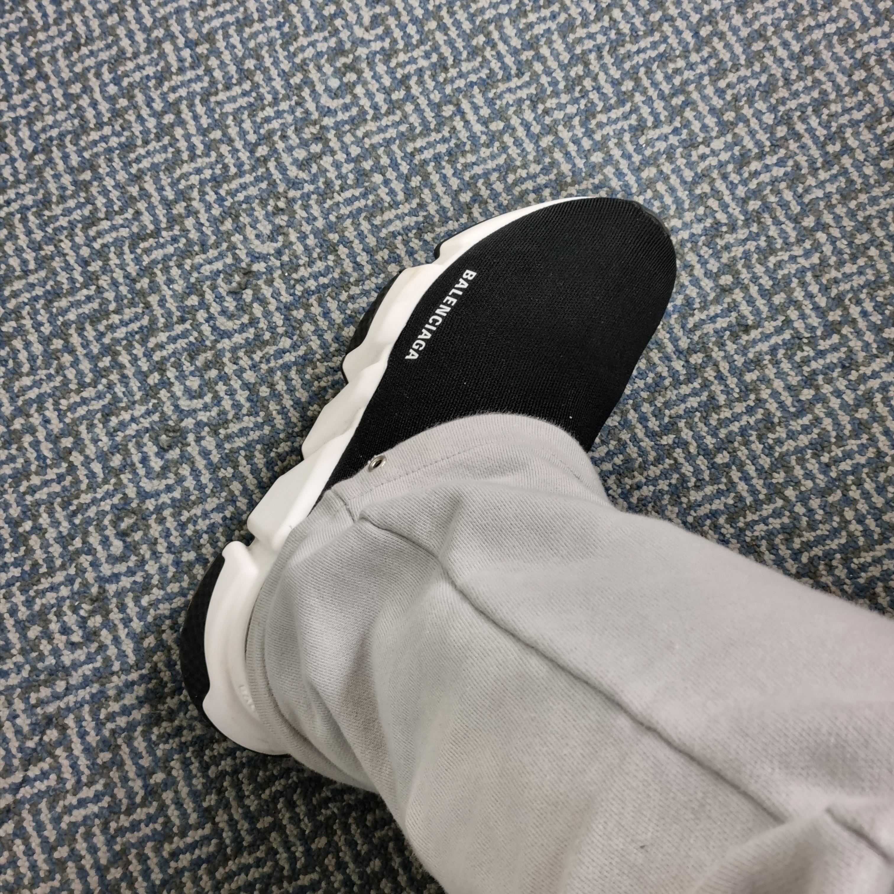 Balenciaga Speed Trainer Black White 2021/2022 착용 스타일