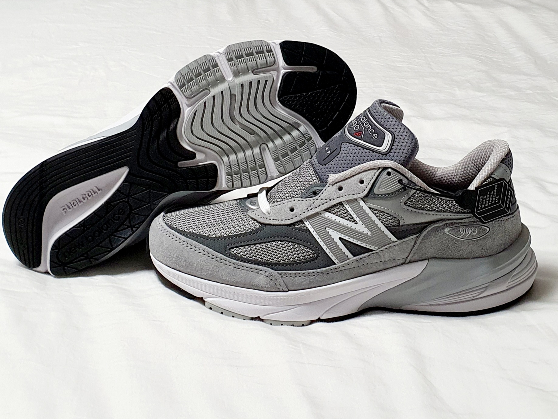 New Balance 990v6 Made in USA Grey - D Standard 착용 스타일 - 3