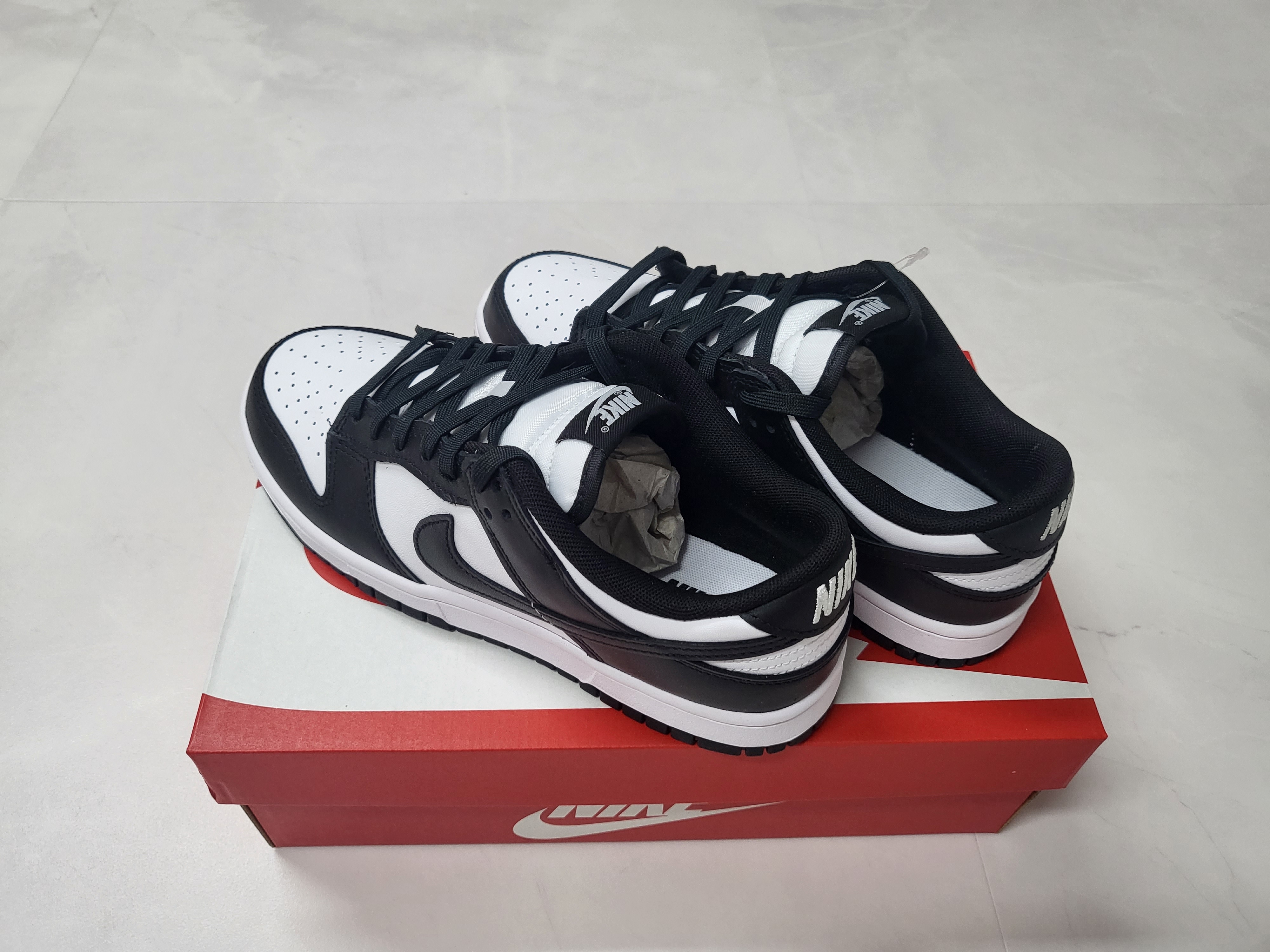 Nike Dunk Low Retro Black 착용 스타일 - 2