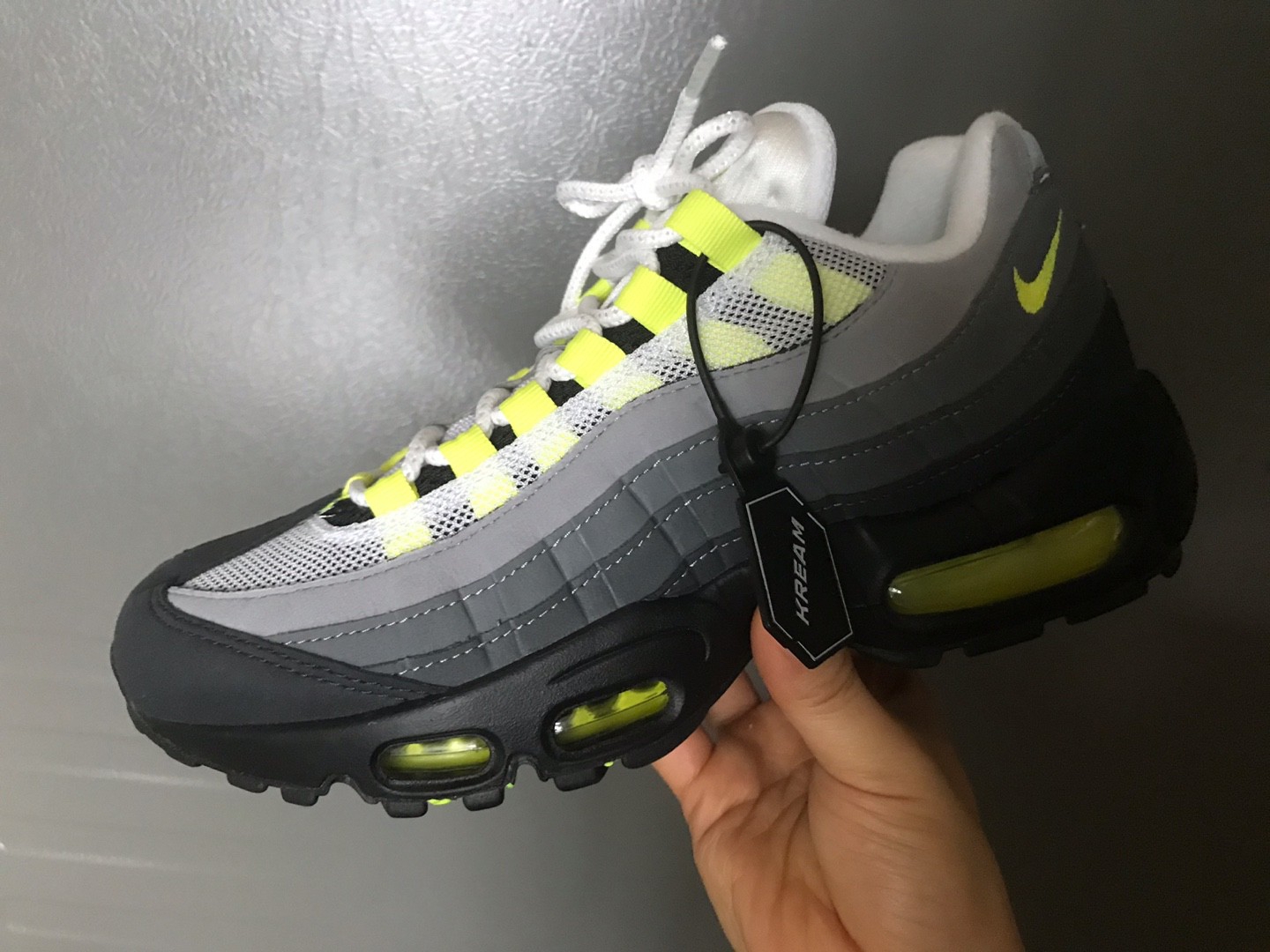 Nike Air Max 95 OG Neon Yellow 2020 착용 스타일