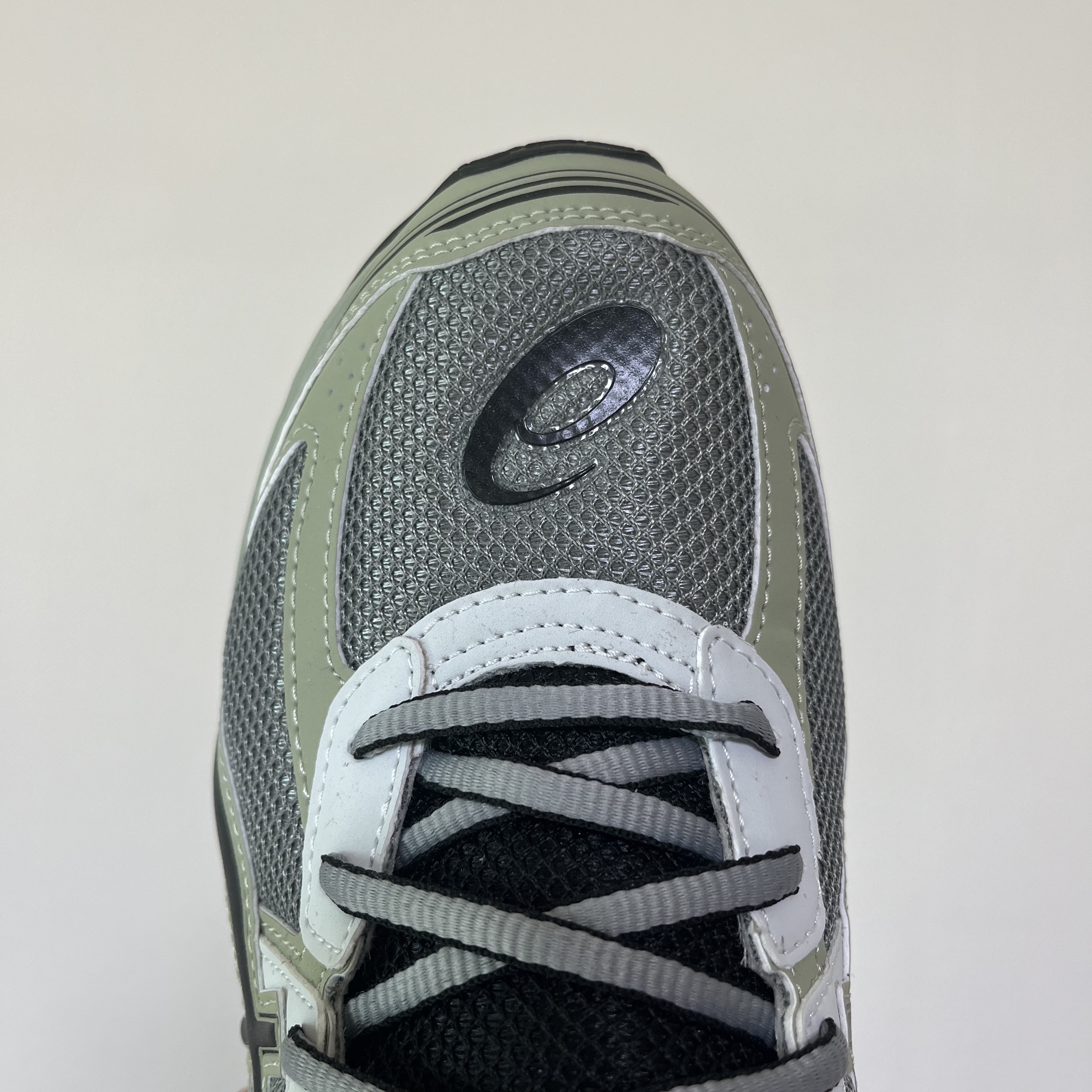 Asics Jog 100 S Sheet Rock - 2E Wide 착용 스타일 - 4