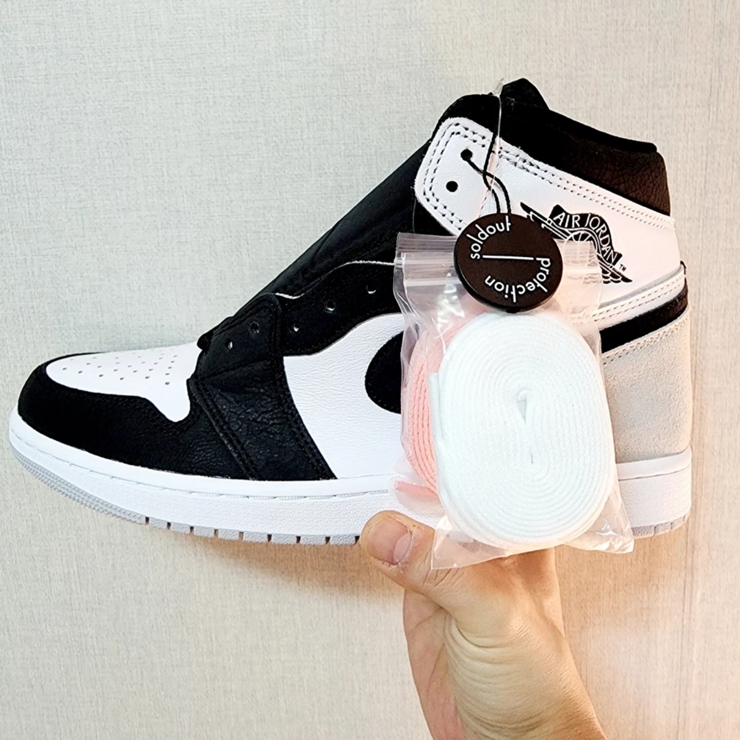 Jordan 1 Retro High OG Bleached Coral 착용 스타일 - 2
