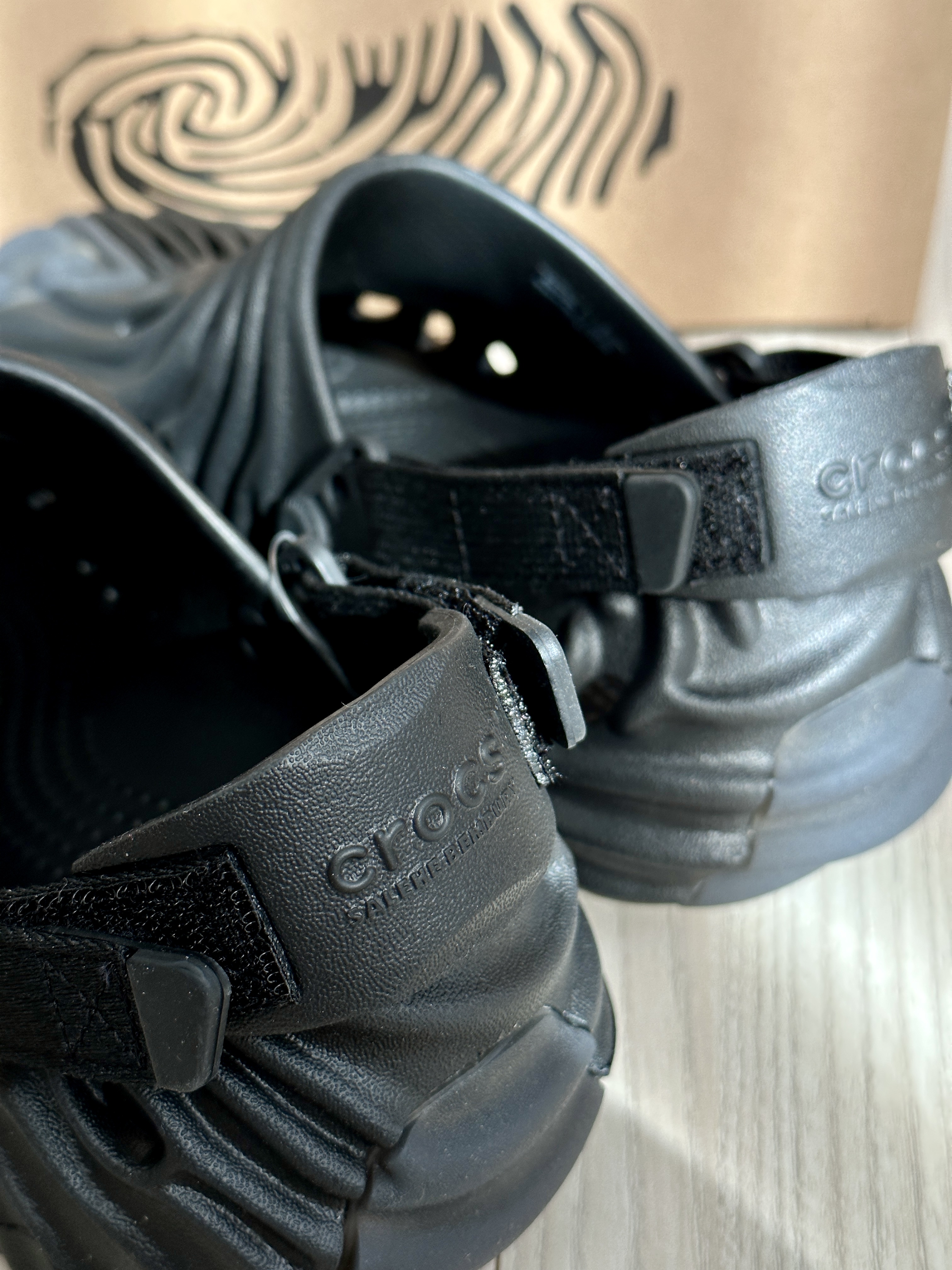 Crocs x Salehe Bembury Pollex Clog Sasquatch 착용 스타일 - 3