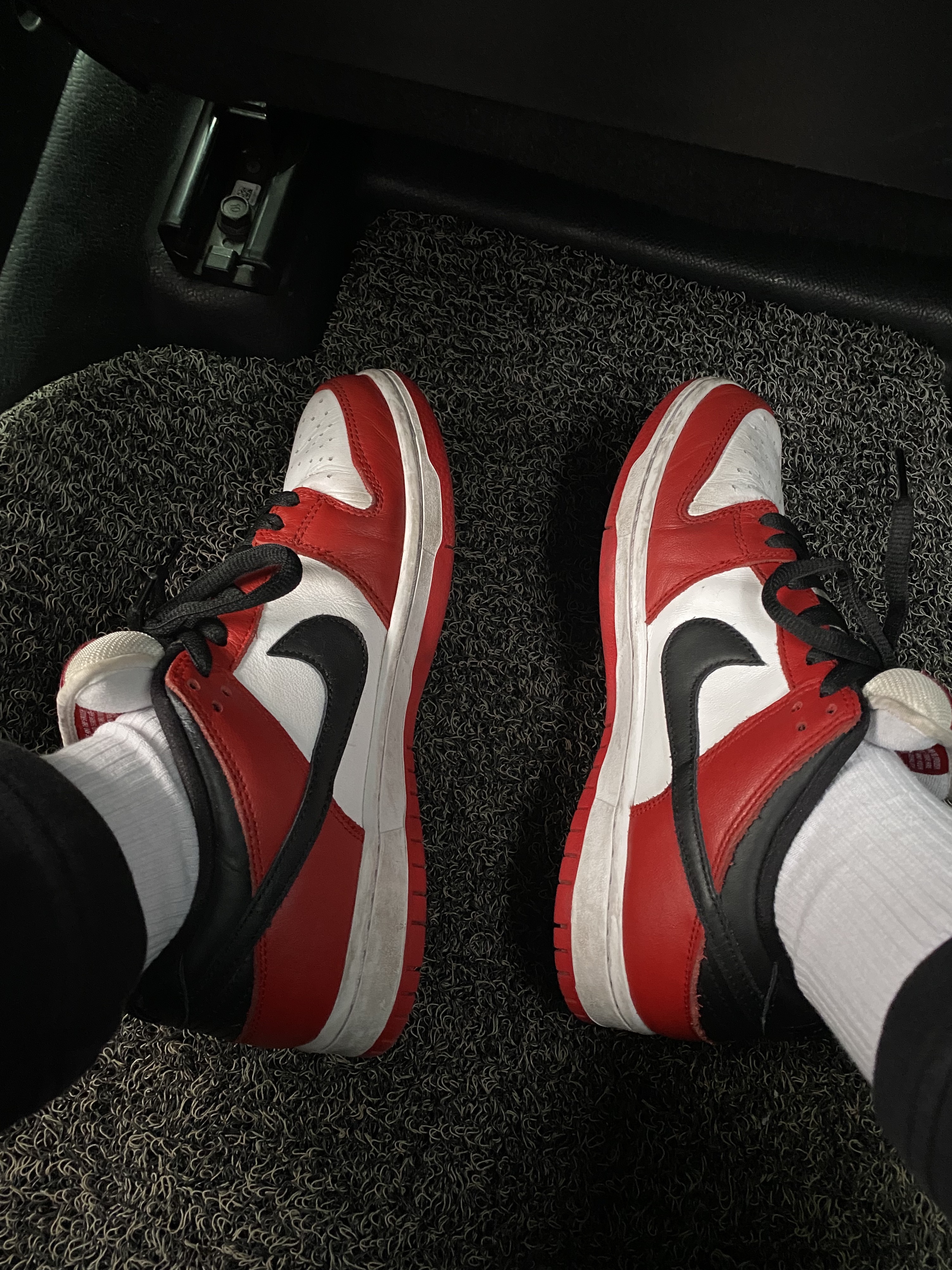 Nike SB Dunk Low Pro Chicago 착용 스타일