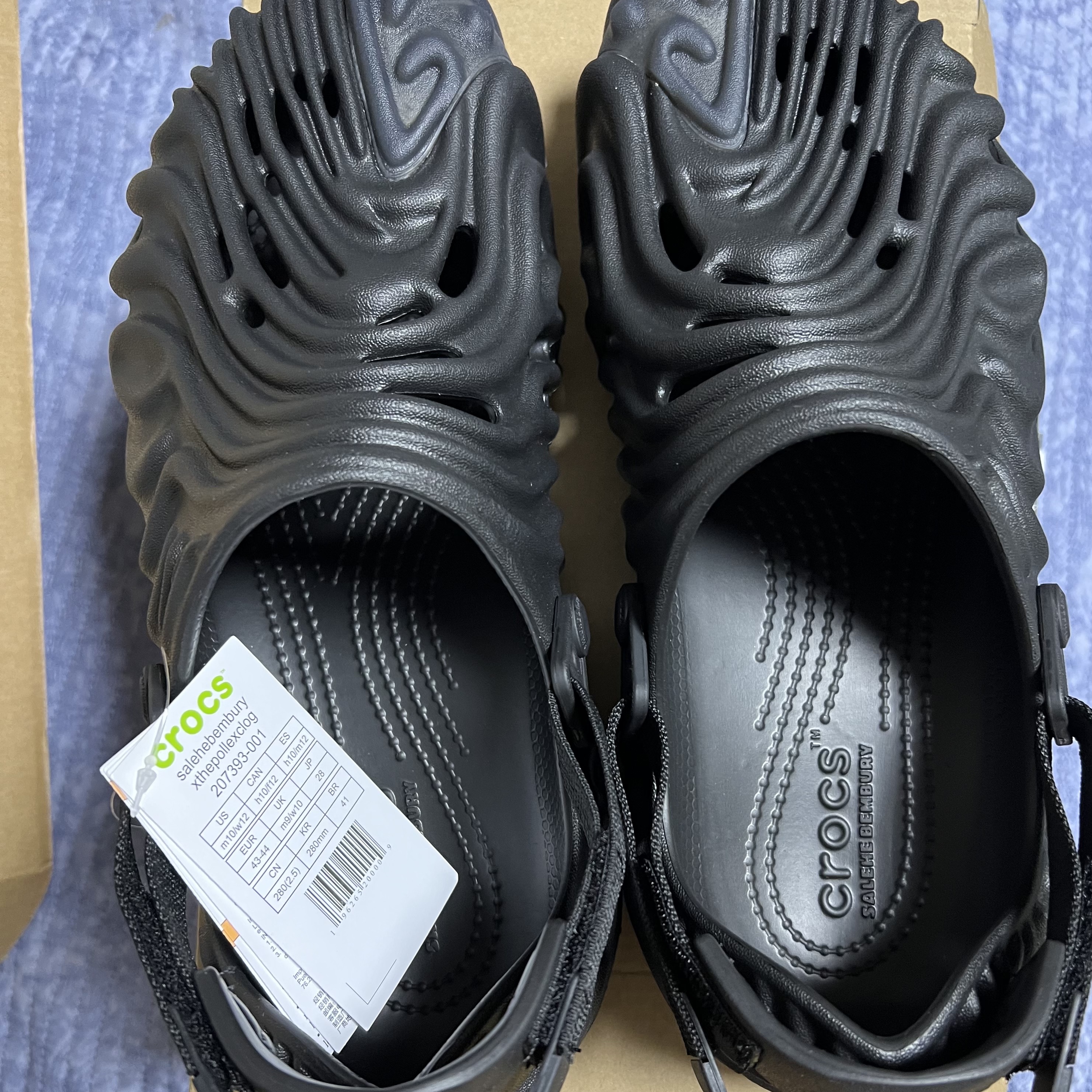 Crocs x Salehe Bembury Pollex Clog Sasquatch 착용 스타일 - 1