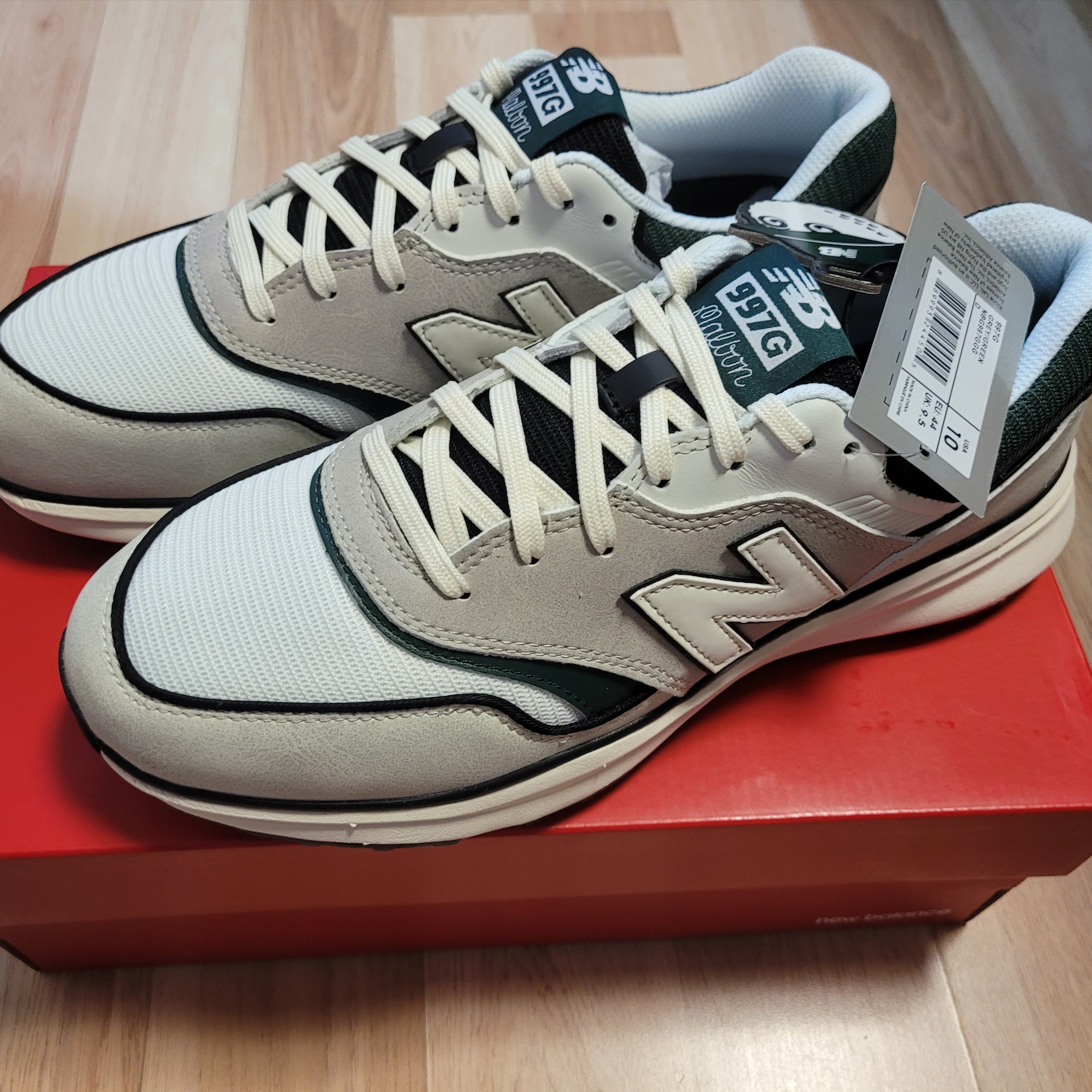 New Balance x Malbon 997 Golf Grey Green 착용 스타일 - 1