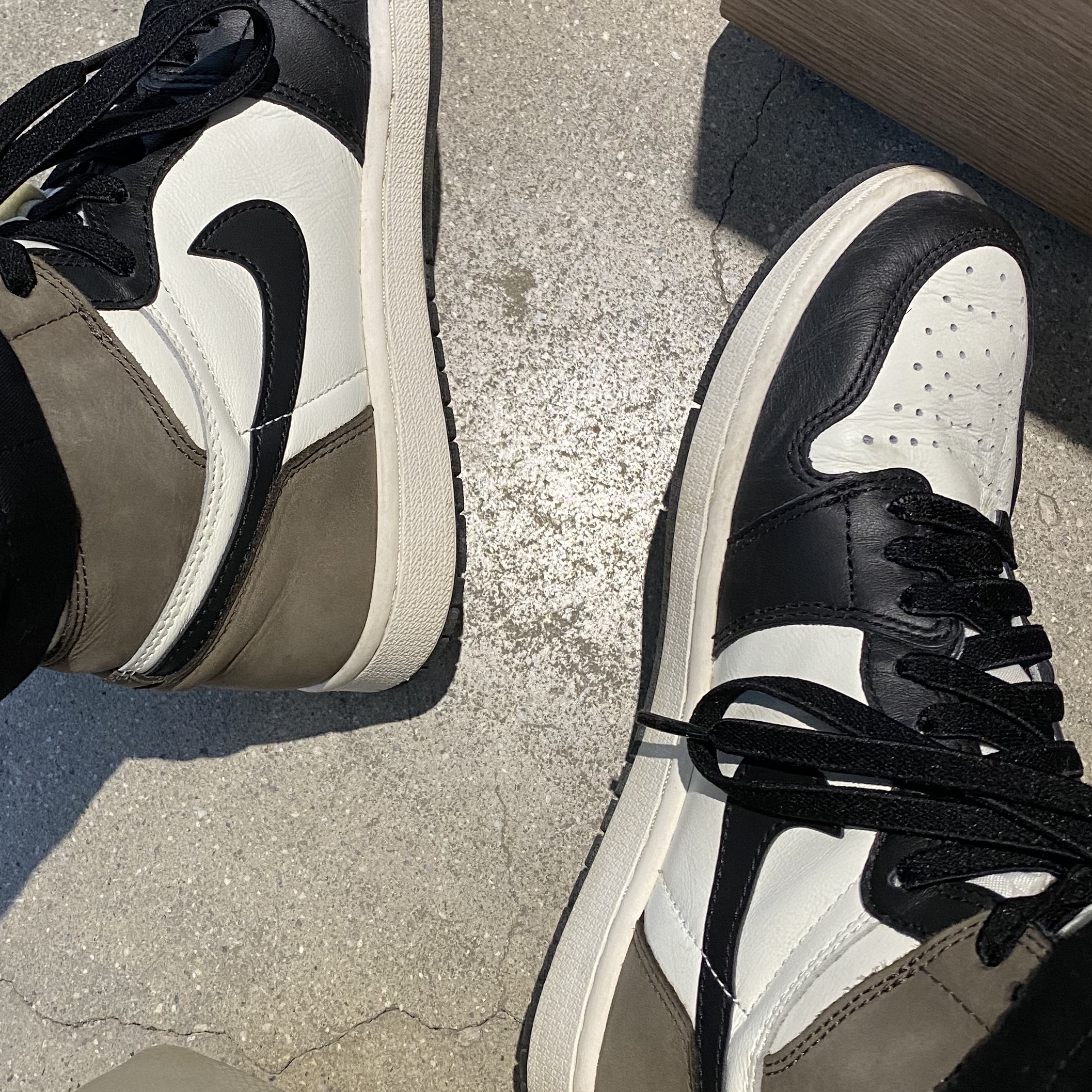 Jordan 1 Retro High OG Black Mocha 착용 스타일