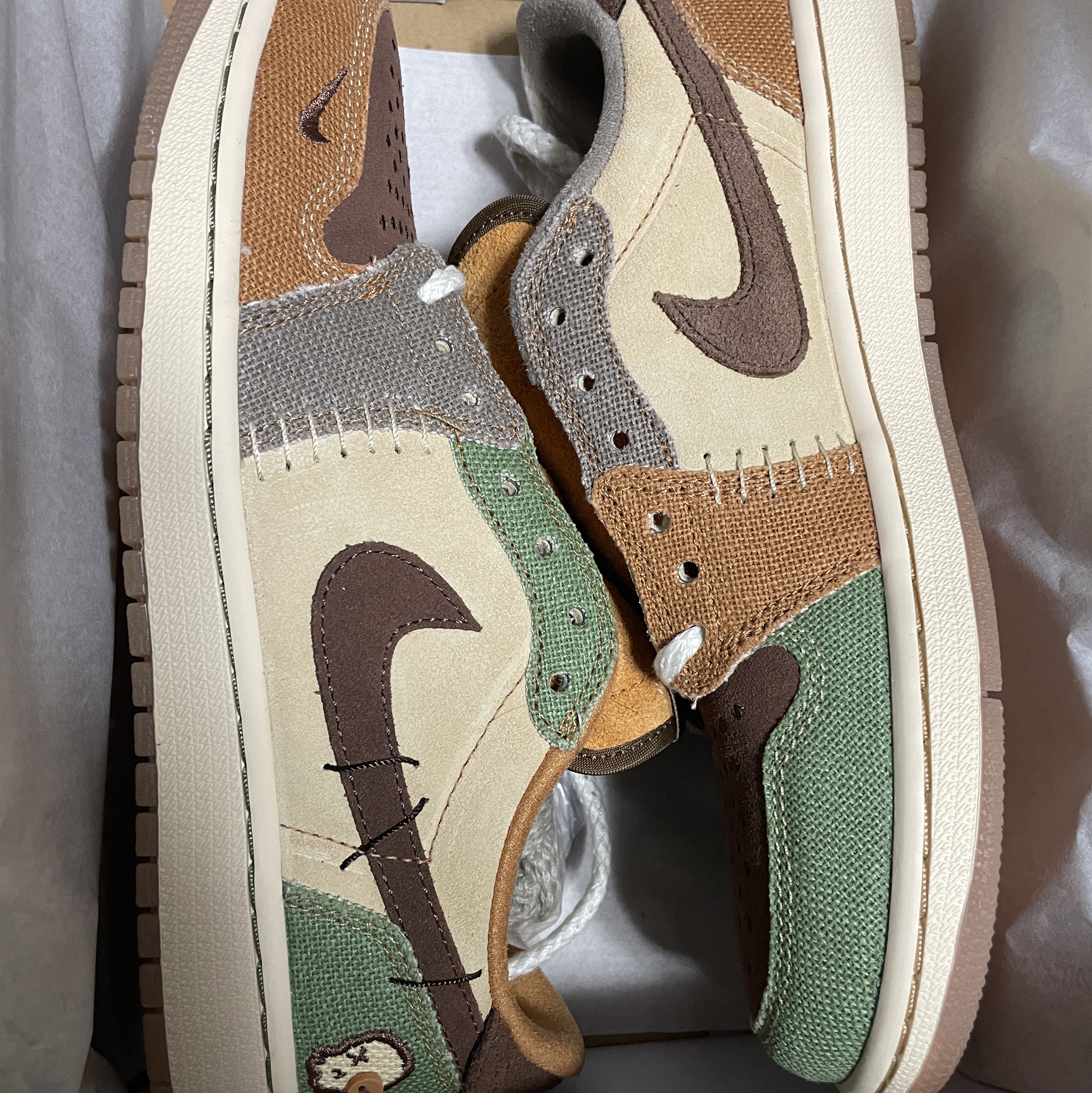 Jordan 1 x Zion Williamson Retro Low OG Flax and Oil Green 착용 스타일