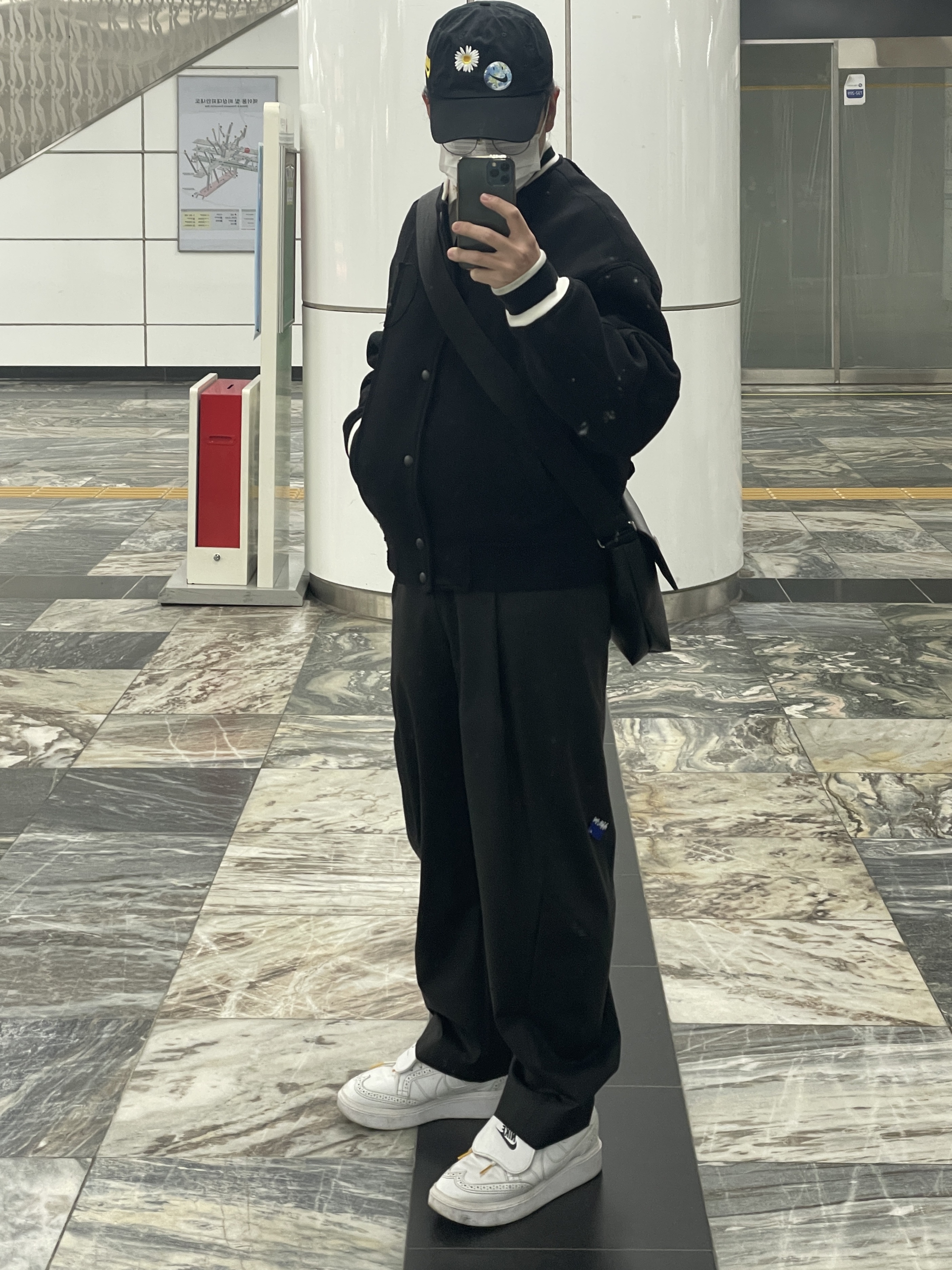 Nike Heritage 86 Cap Black, Zara x Ader Error Wool Blend Bomber Black 착용 스타일