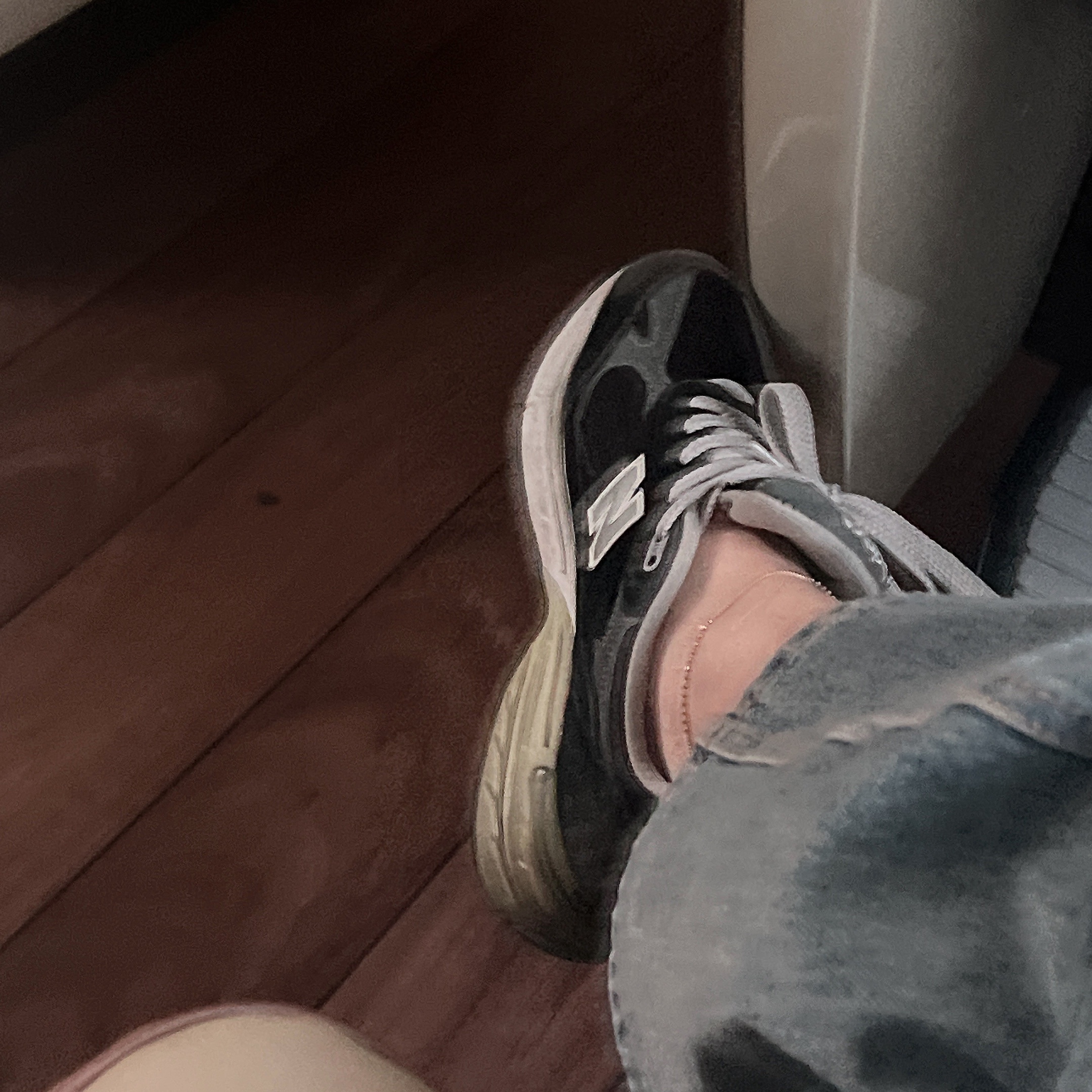 (W) New Balance 993 Made in USA Black - D Wide 착용 스타일 - 1