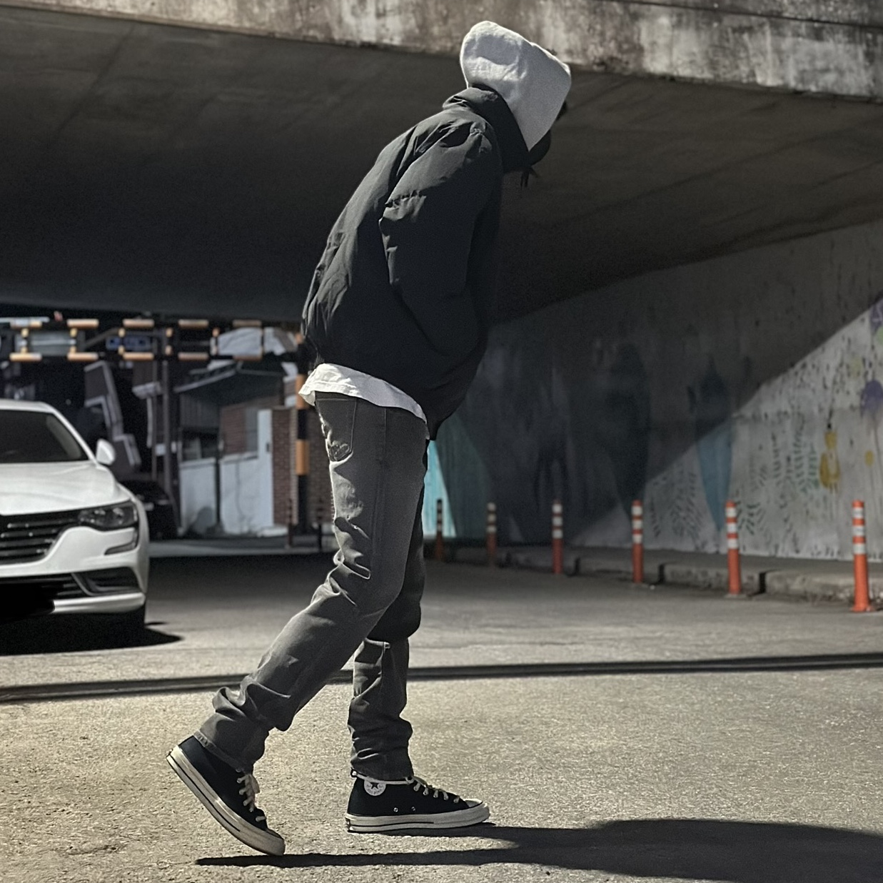 Converse x Fear of God Essentials Chuck 70 Hi Black 2020, Essentials Puffer Jacket Black - 20FW 착용 스타일