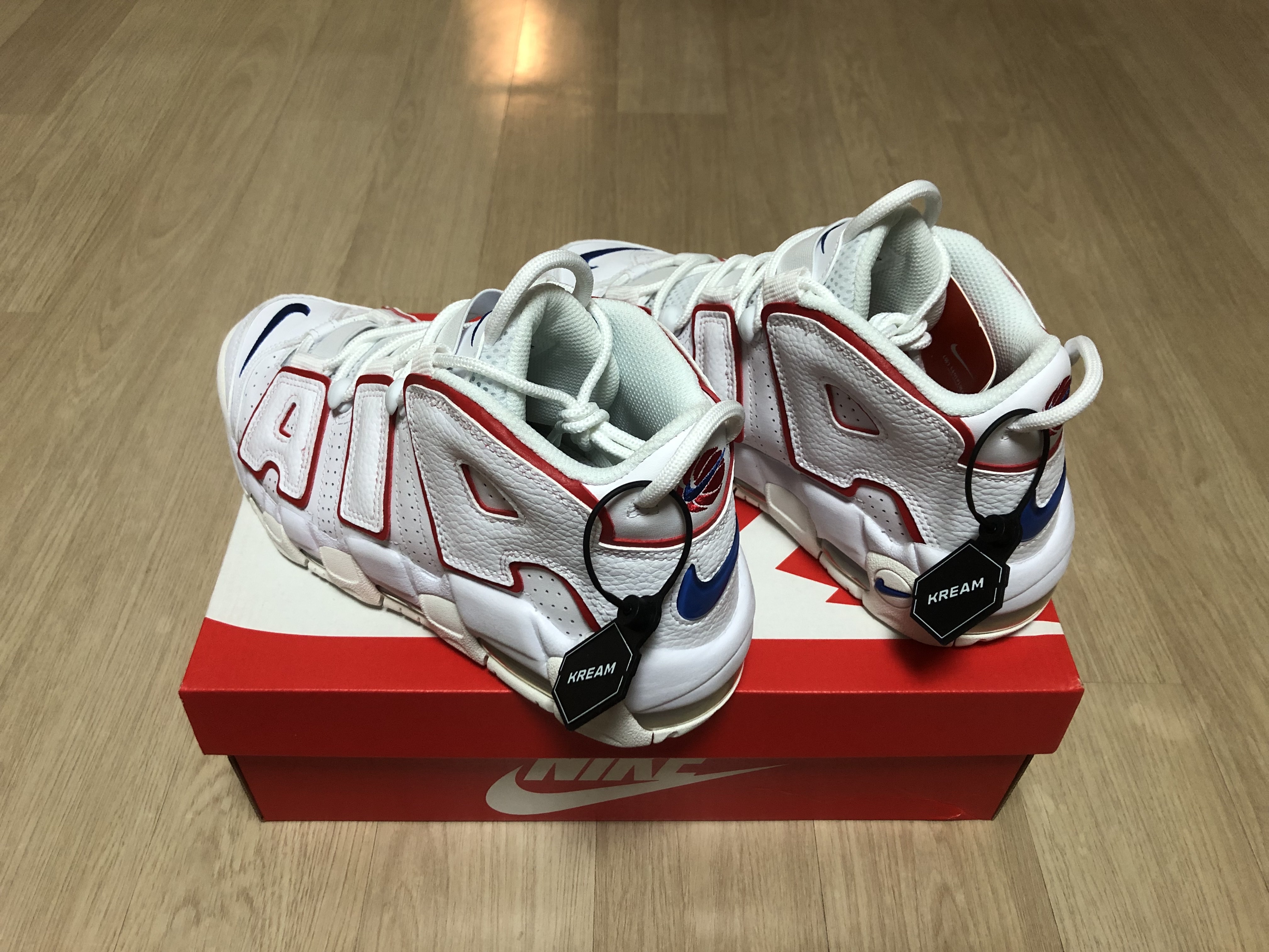 Nike Air More Uptempo 96 White University Red 착용 스타일 - 2