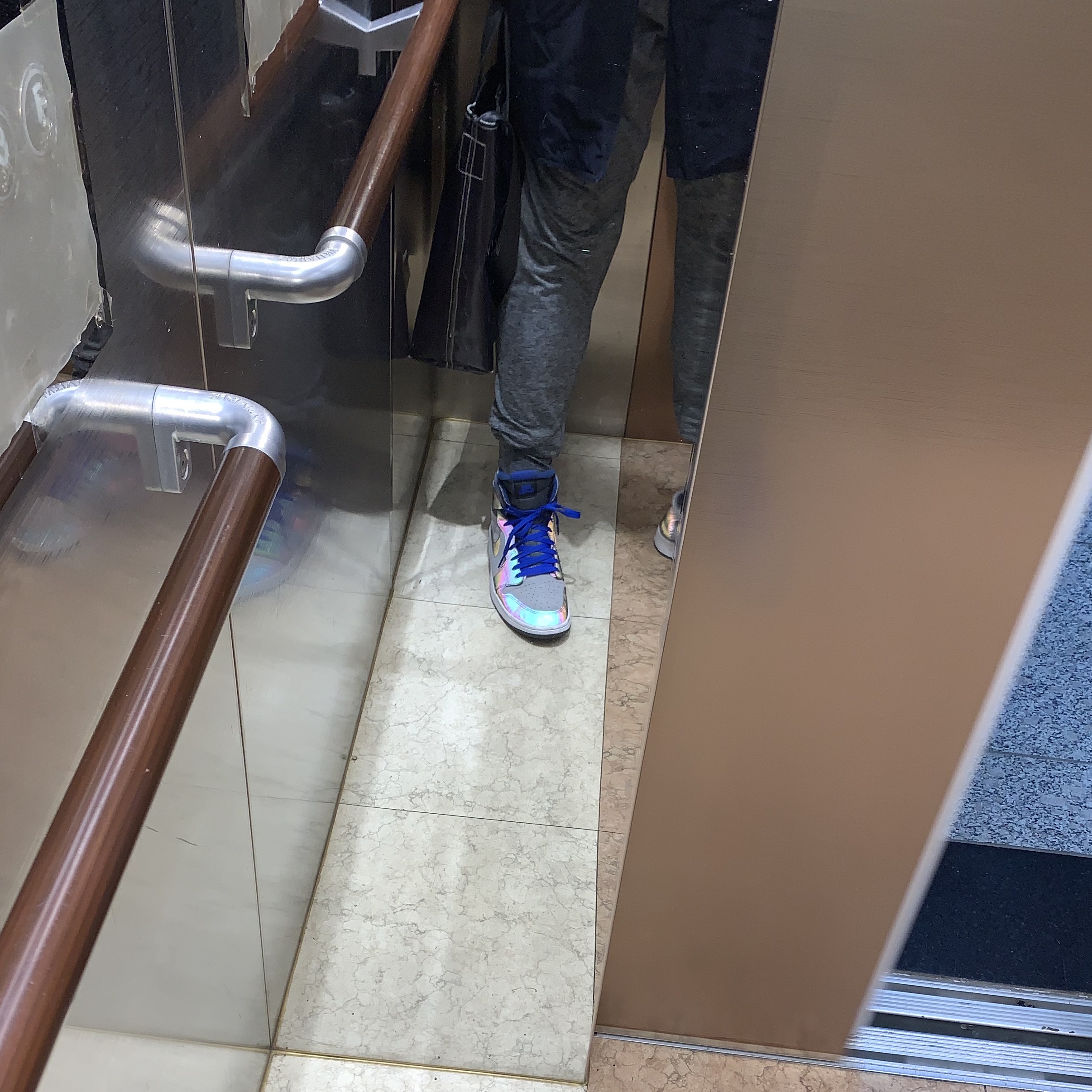 Jordan 1 x League of Legends Zoom Air CMFT Esports 착용 스타일